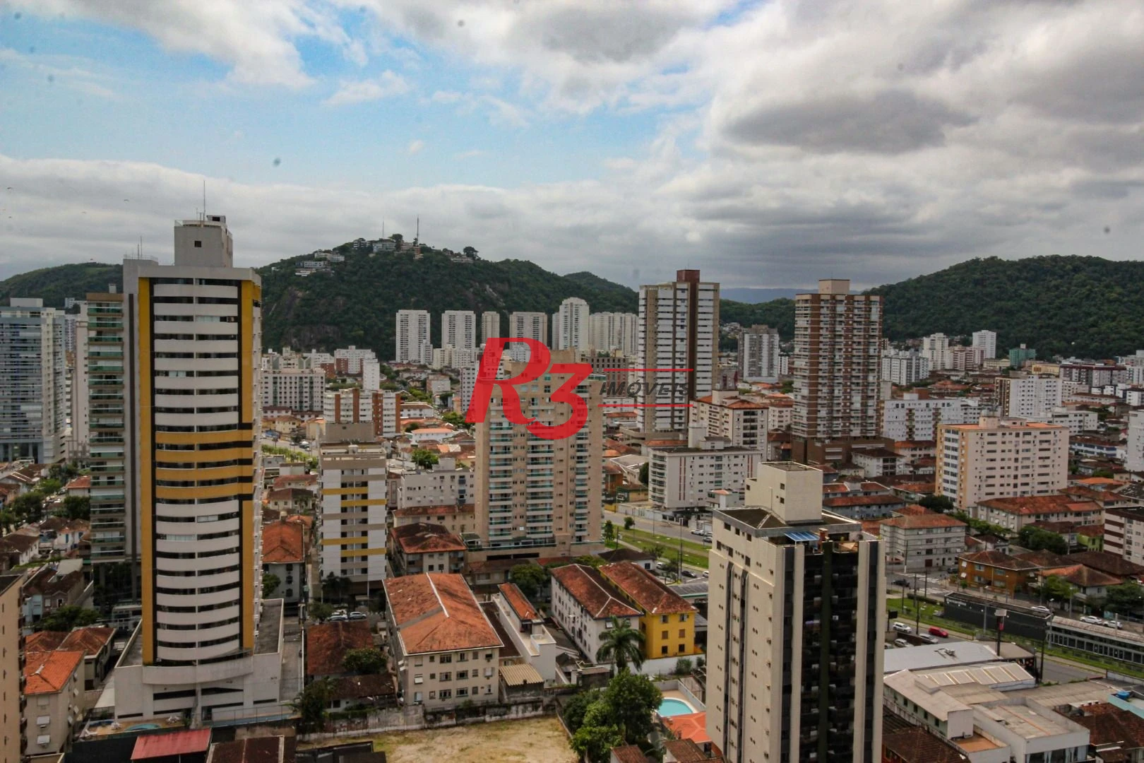 Apartamento com 2 dormitórios à venda, 131 m² por R$ 1.950.000,00 - Gonzaga - Santos/SP