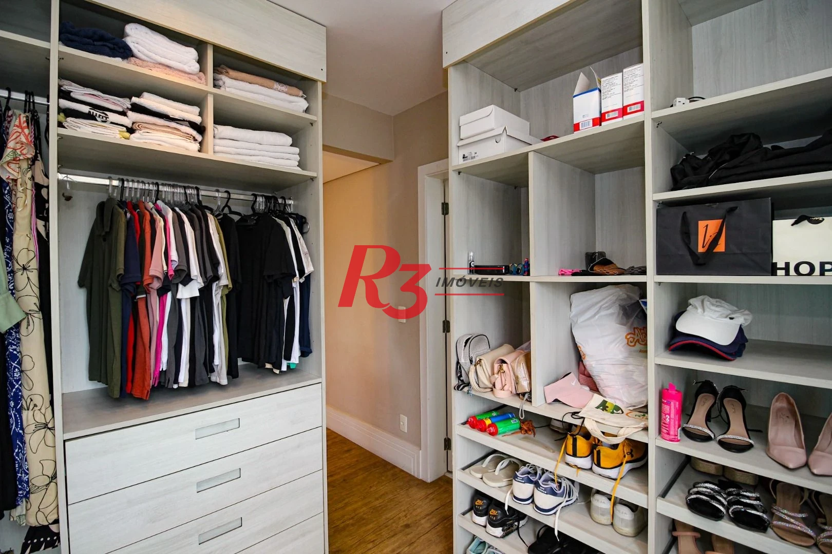 Apartamento com 2 dormitórios à venda, 131 m² por R$ 1.950.000,00 - Gonzaga - Santos/SP