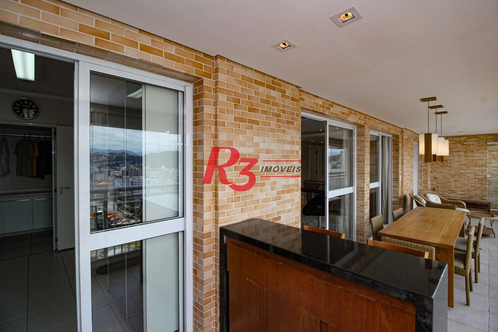 Apartamento com 2 dormitórios à venda, 131 m² por R$ 1.950.000,00 - Gonzaga - Santos/SP