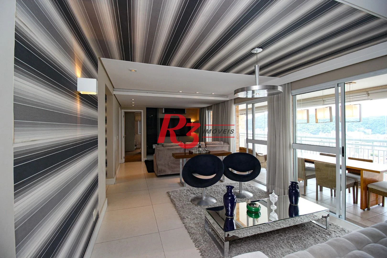 Apartamento com 2 dormitórios à venda, 131 m² por R$ 1.950.000,00 - Gonzaga - Santos/SP