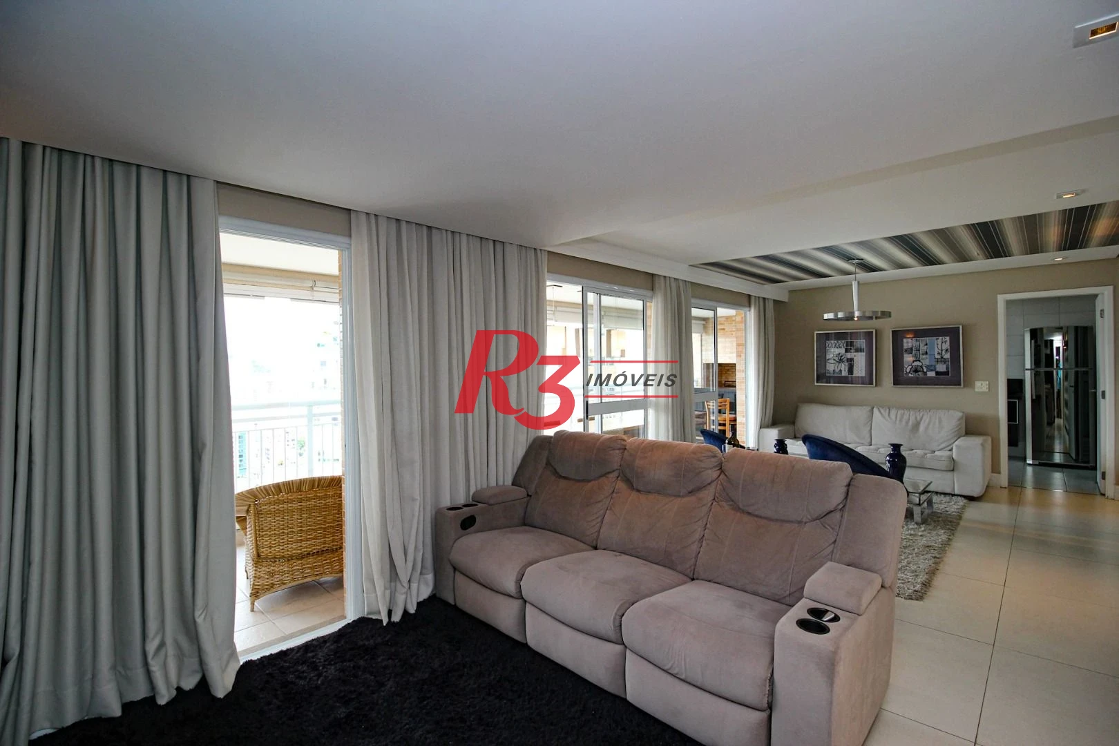 Apartamento com 2 dormitórios à venda, 131 m² por R$ 1.950.000,00 - Gonzaga - Santos/SP