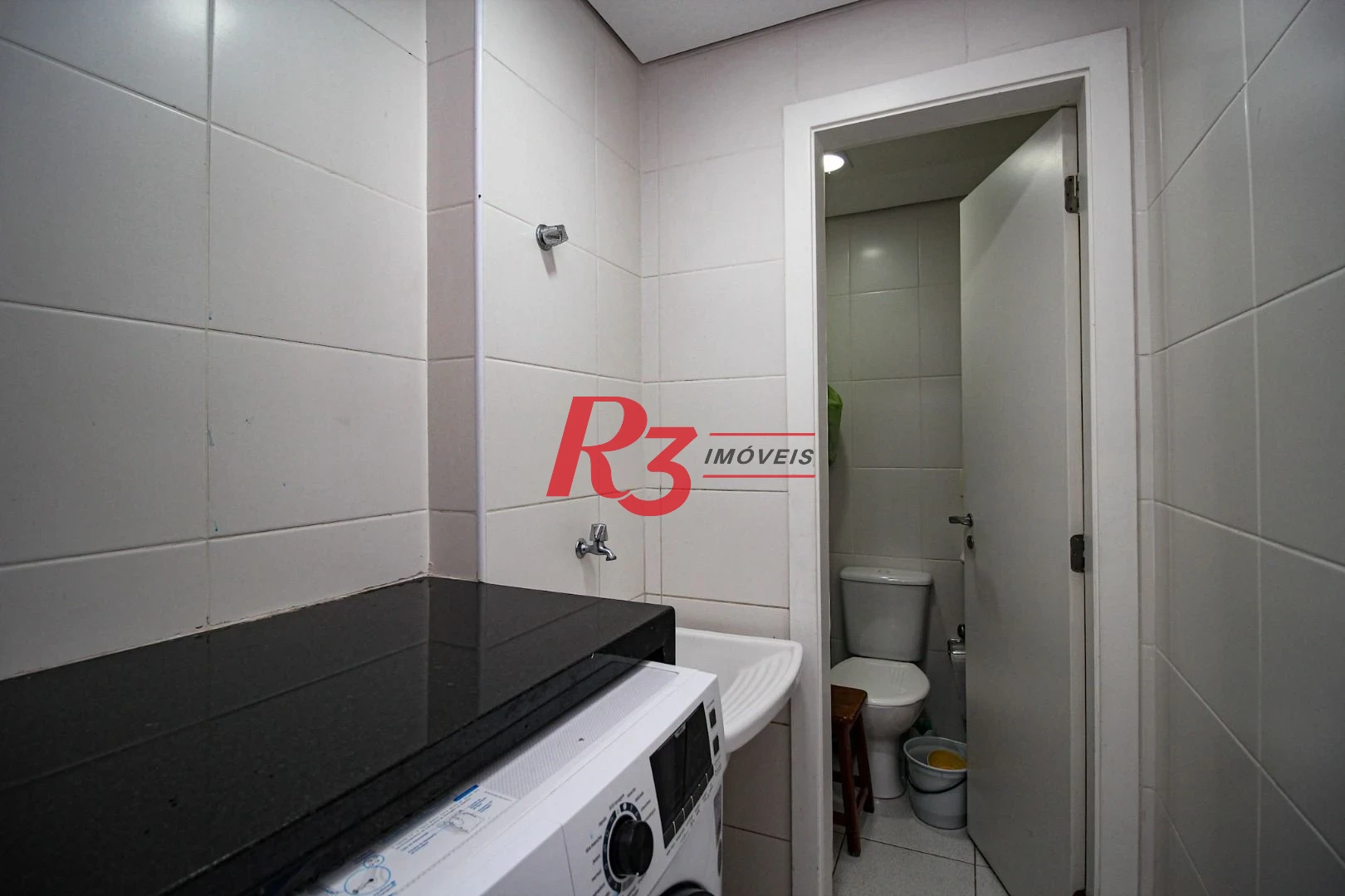 Apartamento com 2 dormitórios à venda, 131 m² por R$ 1.950.000,00 - Gonzaga - Santos/SP