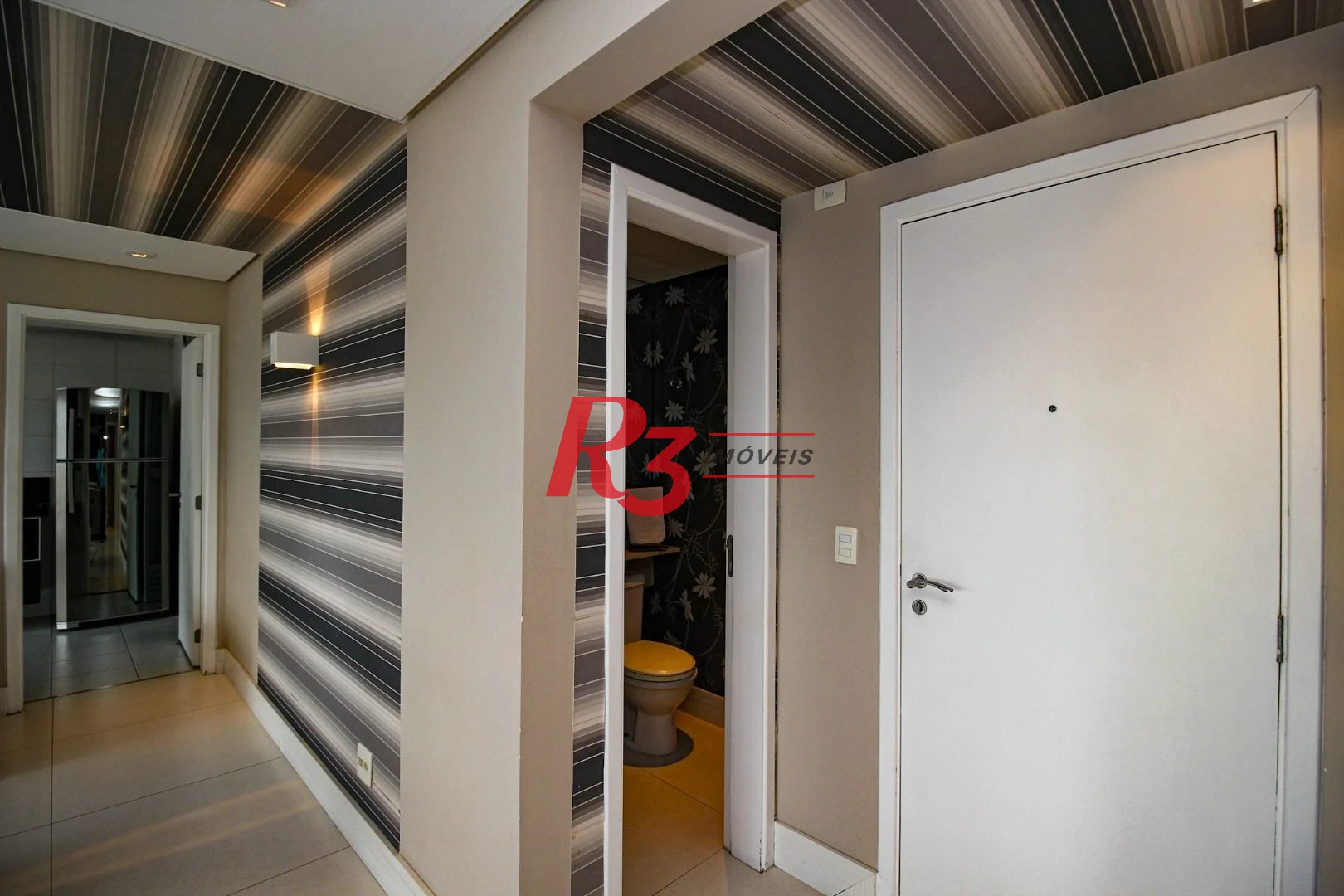 Apartamento com 2 dormitórios à venda, 131 m² por R$ 1.950.000,00 - Gonzaga - Santos/SP