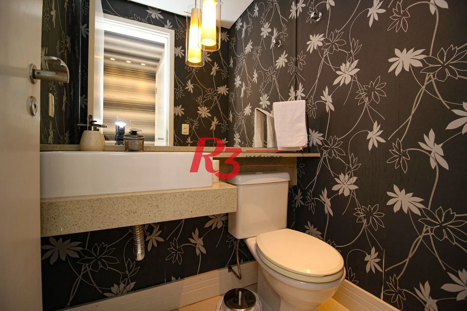 Apartamento com 2 dormitórios à venda, 131 m² por R$ 1.950.000,00 - Gonzaga - Santos/SP