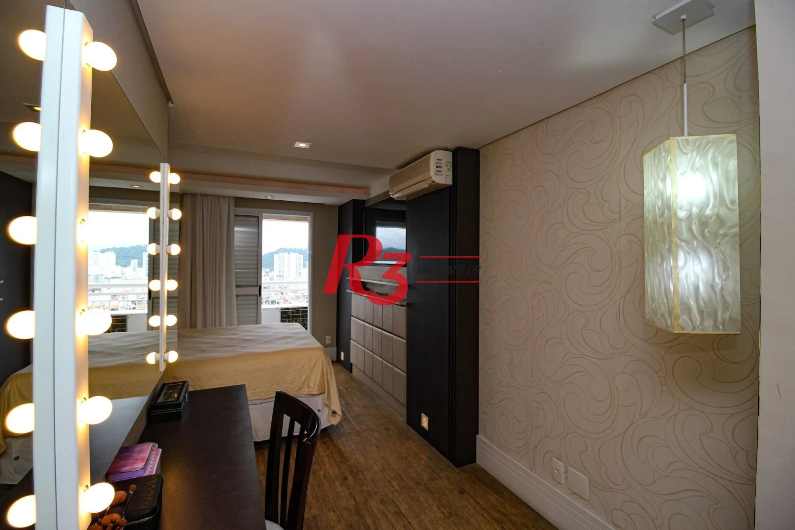 Apartamento com 2 dormitórios à venda, 131 m² por R$ 1.950.000,00 - Gonzaga - Santos/SP
