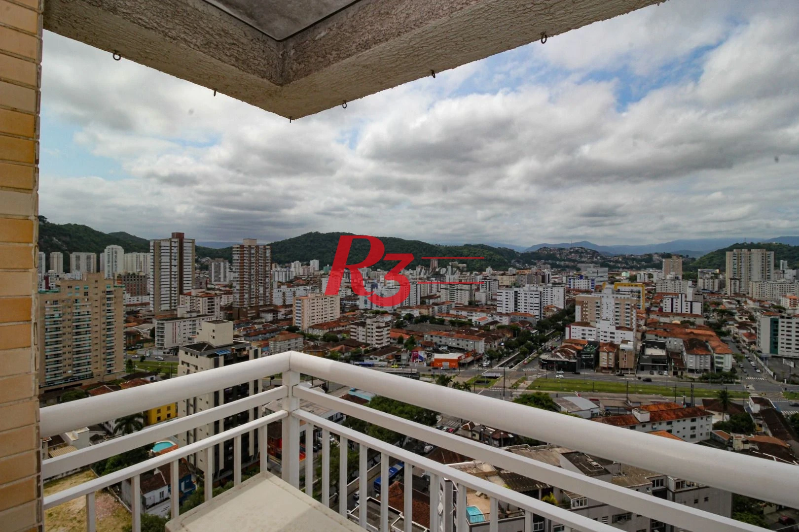 Apartamento com 2 dormitórios à venda, 131 m² por R$ 1.950.000,00 - Gonzaga - Santos/SP