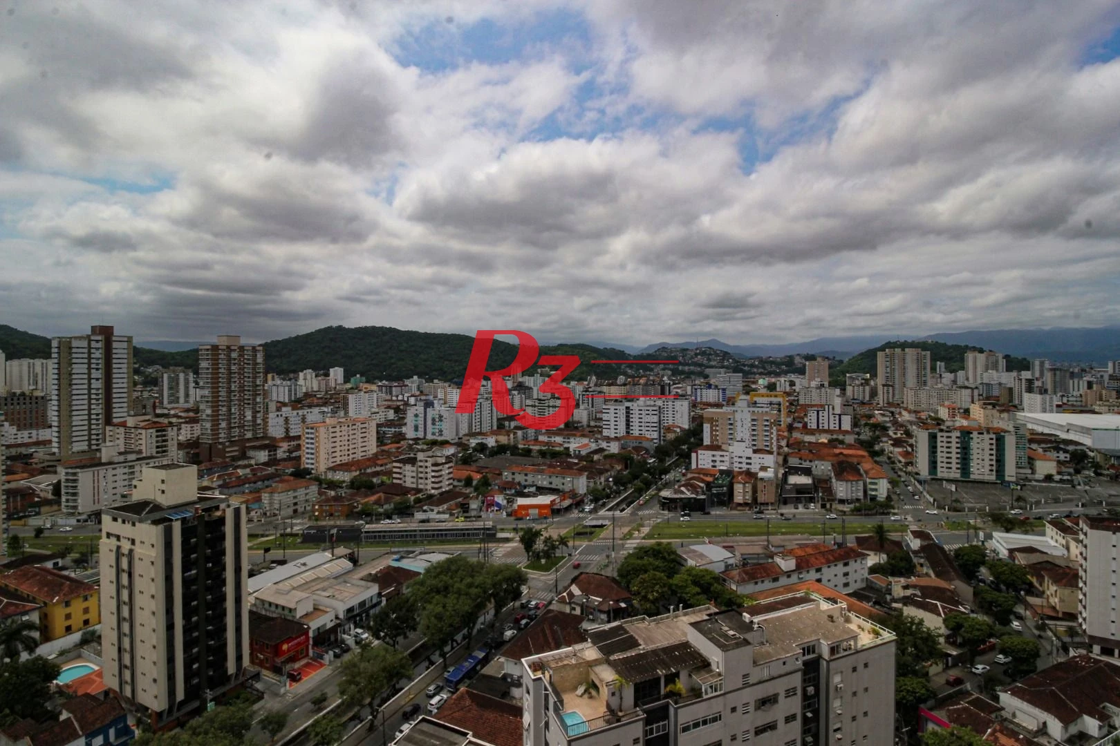 Apartamento com 2 dormitórios à venda, 131 m² por R$ 1.950.000,00 - Gonzaga - Santos/SP