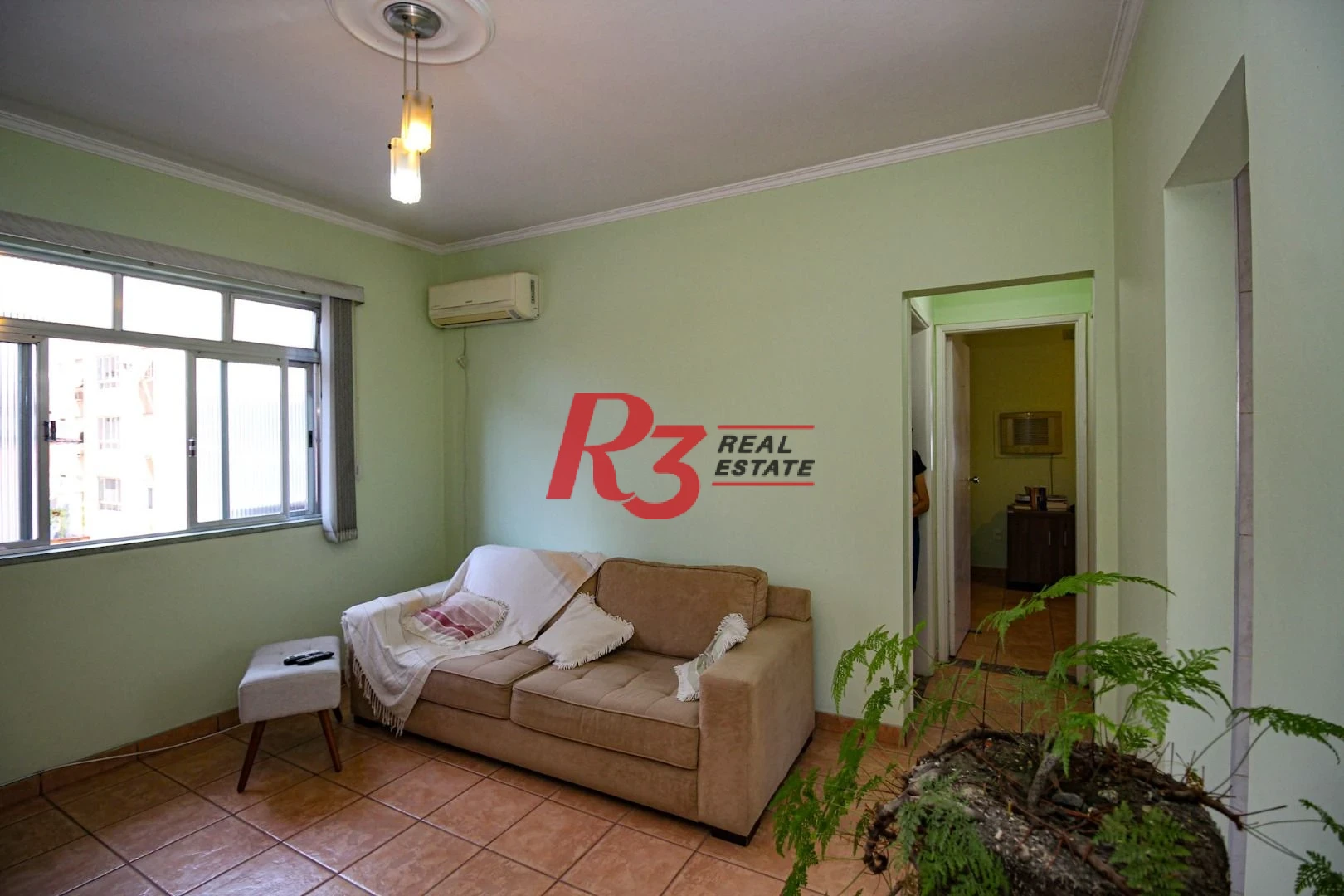 Apartamento com 2 dormitórios à venda, 60 m² por R$ 385.000,00 - Gonzaga - Santos/SP