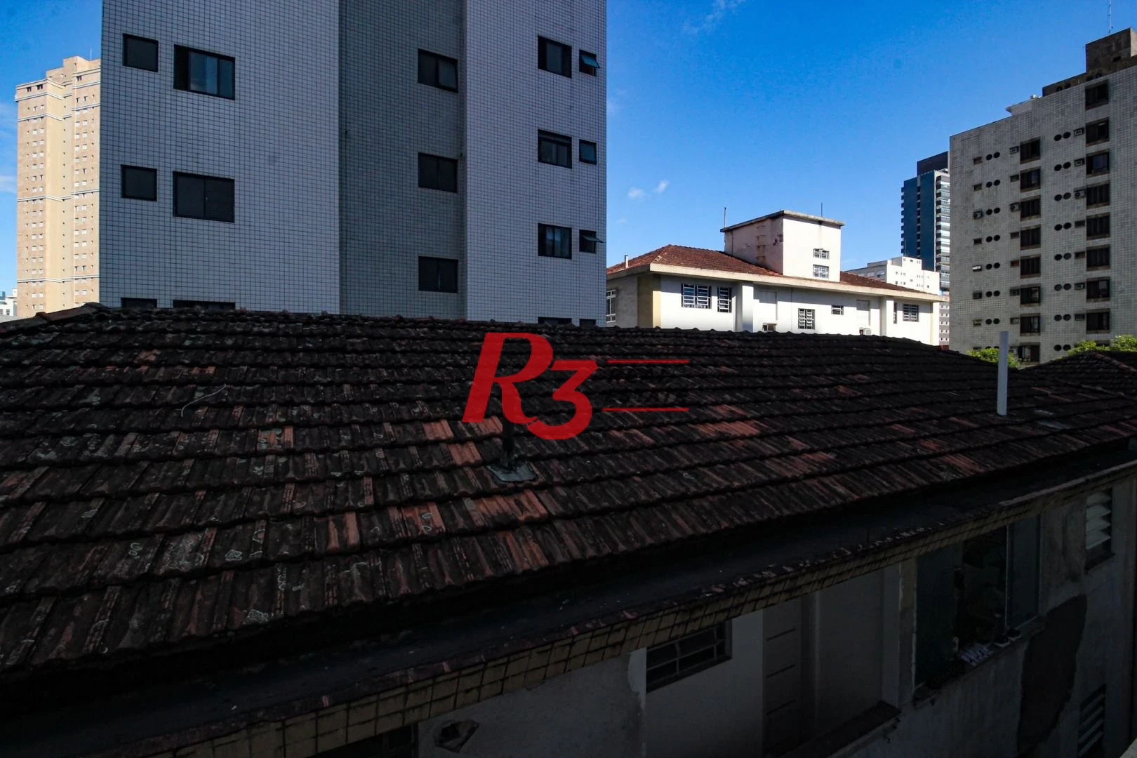 Apartamento com 2 dormitórios à venda, 60 m² por R$ 385.000,00 - Gonzaga - Santos/SP