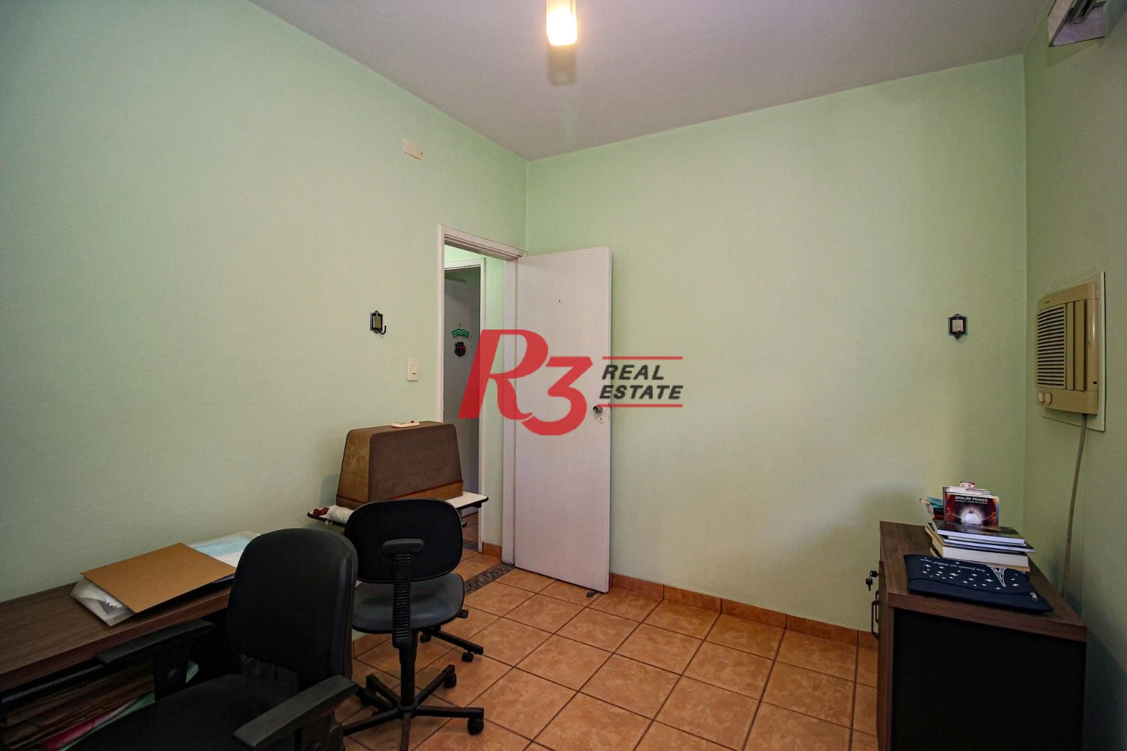 Apartamento com 2 dormitórios à venda, 60 m² por R$ 385.000,00 - Gonzaga - Santos/SP