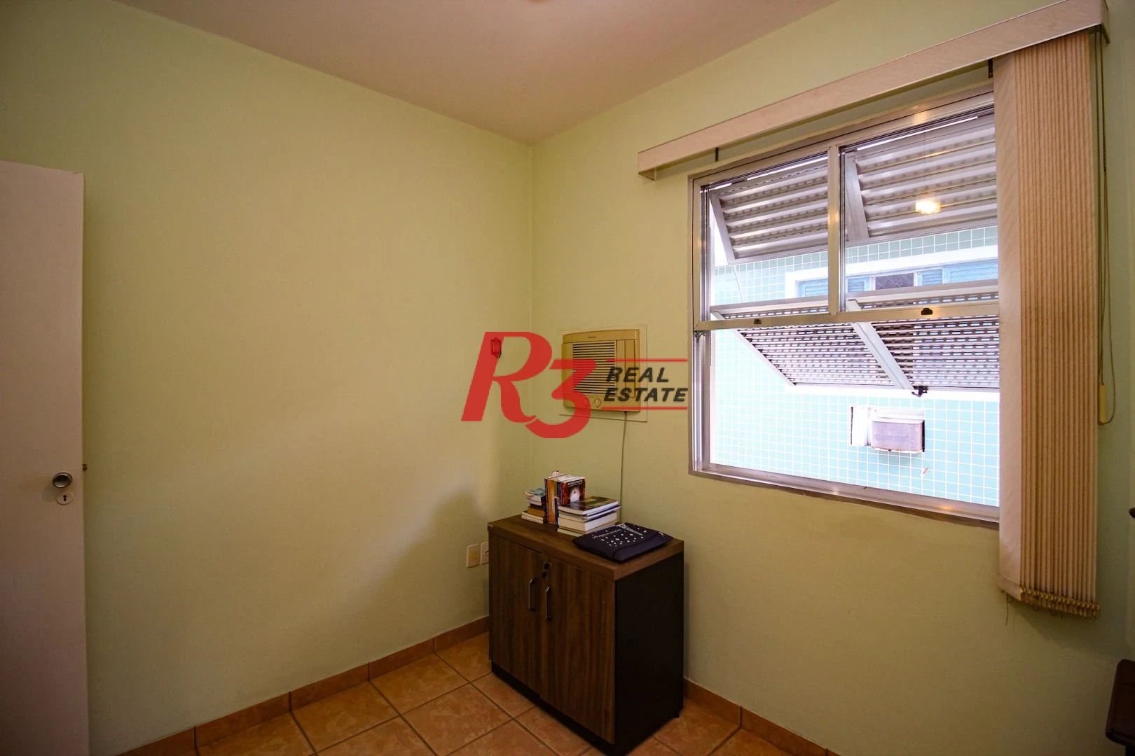 Apartamento com 2 dormitórios à venda, 60 m² por R$ 385.000,00 - Gonzaga - Santos/SP