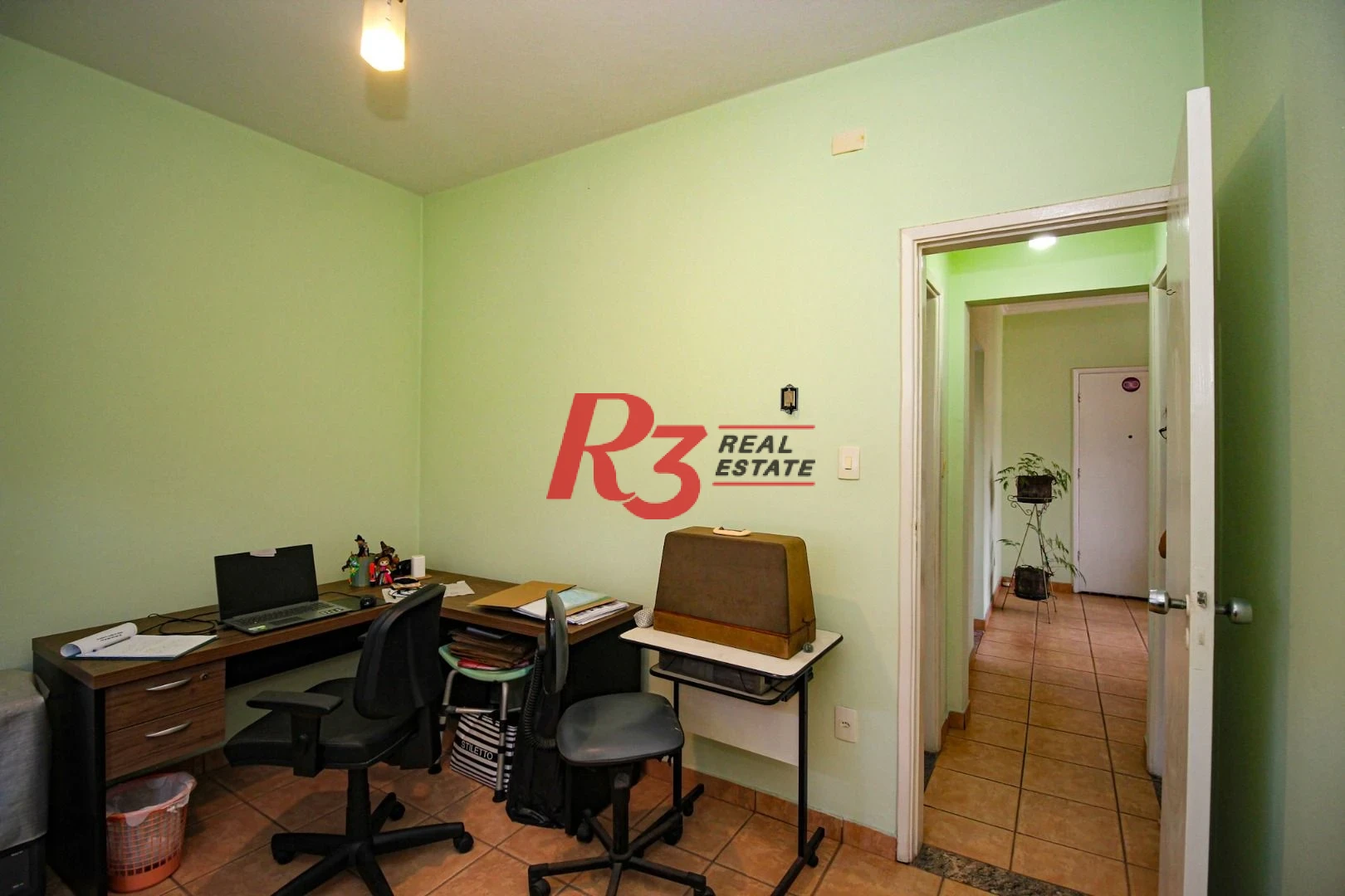 Apartamento com 2 dormitórios à venda, 60 m² por R$ 385.000,00 - Gonzaga - Santos/SP
