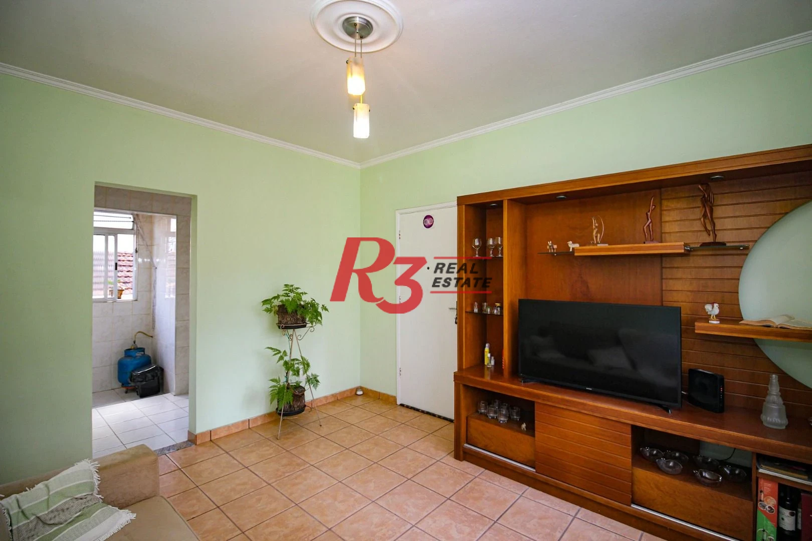 Apartamento com 2 dormitórios à venda, 60 m² por R$ 385.000,00 - Gonzaga - Santos/SP