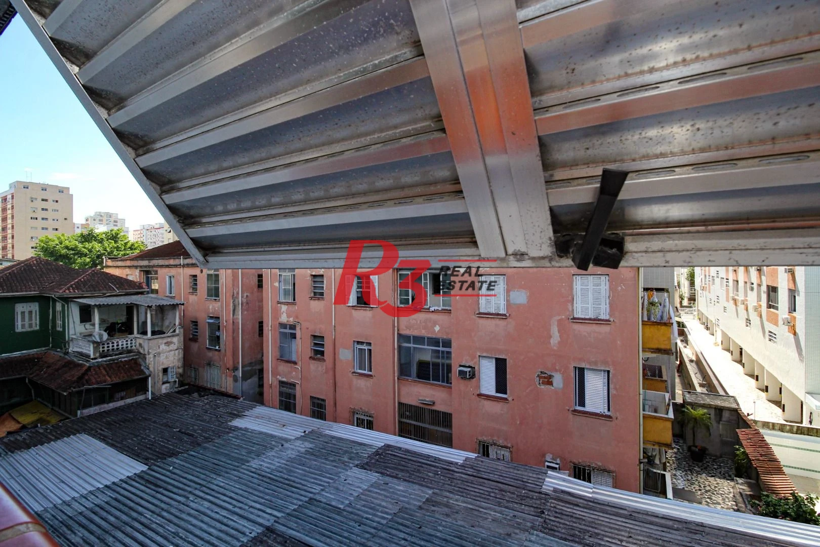 Apartamento com 2 dormitórios à venda, 60 m² por R$ 385.000,00 - Gonzaga - Santos/SP