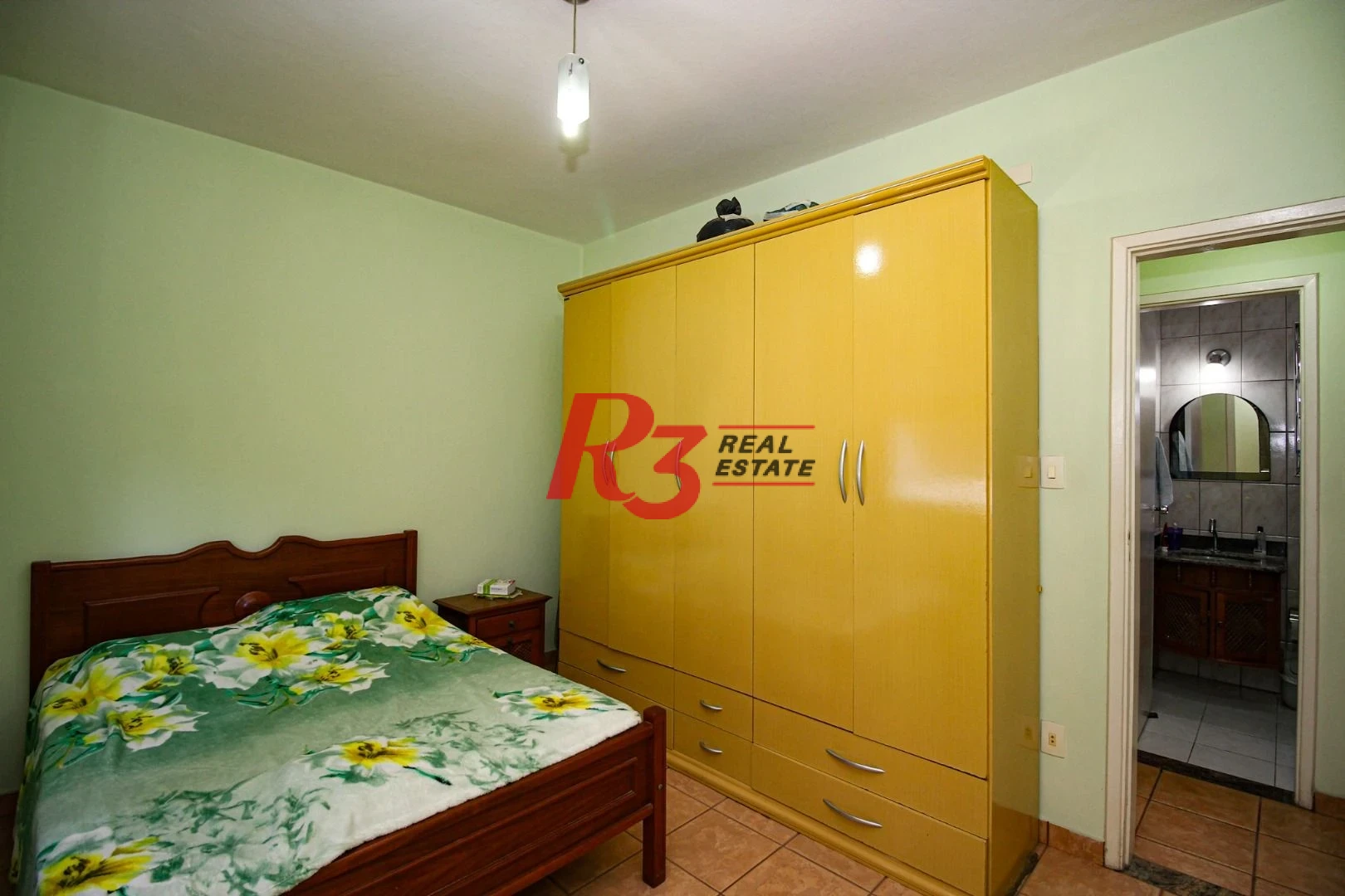 Apartamento com 2 dormitórios à venda, 60 m² por R$ 385.000,00 - Gonzaga - Santos/SP