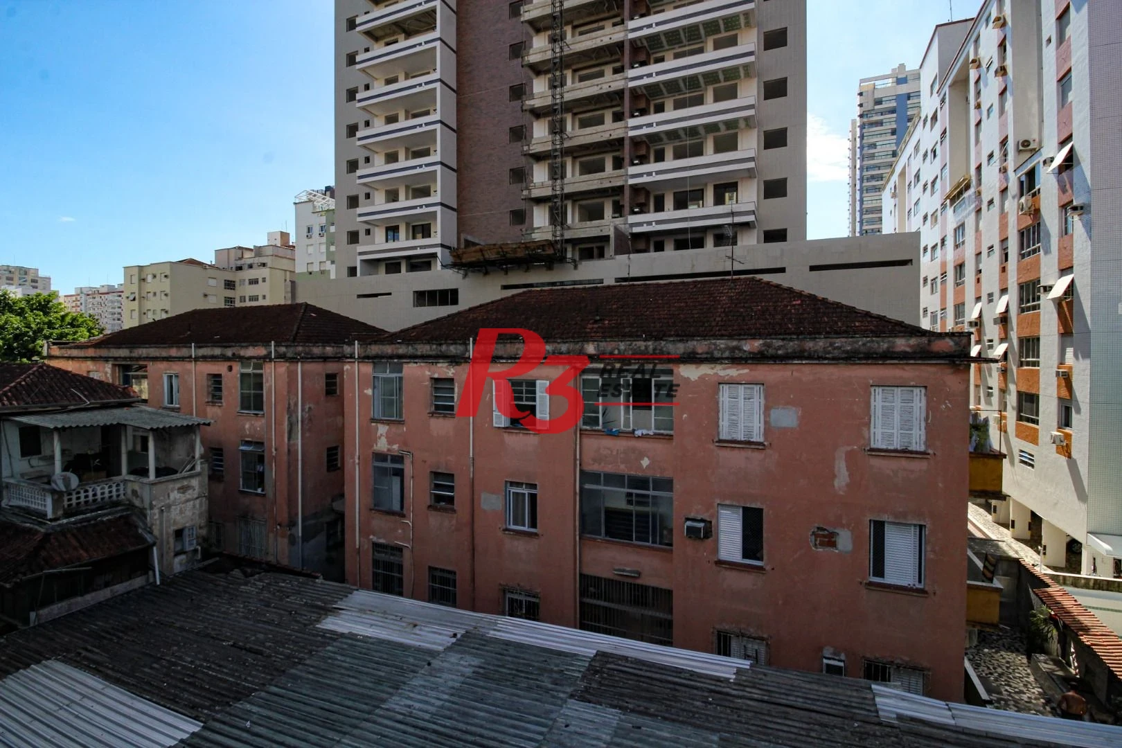 Apartamento com 2 dormitórios à venda, 60 m² por R$ 385.000,00 - Gonzaga - Santos/SP