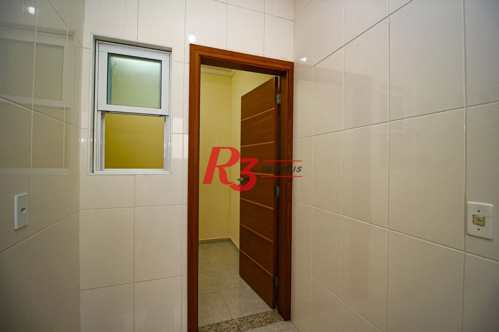 Casa com 4 dormitórios para alugar, 320 m² por R$ 10.000,00/mês - Gonzaga - Santos/SP