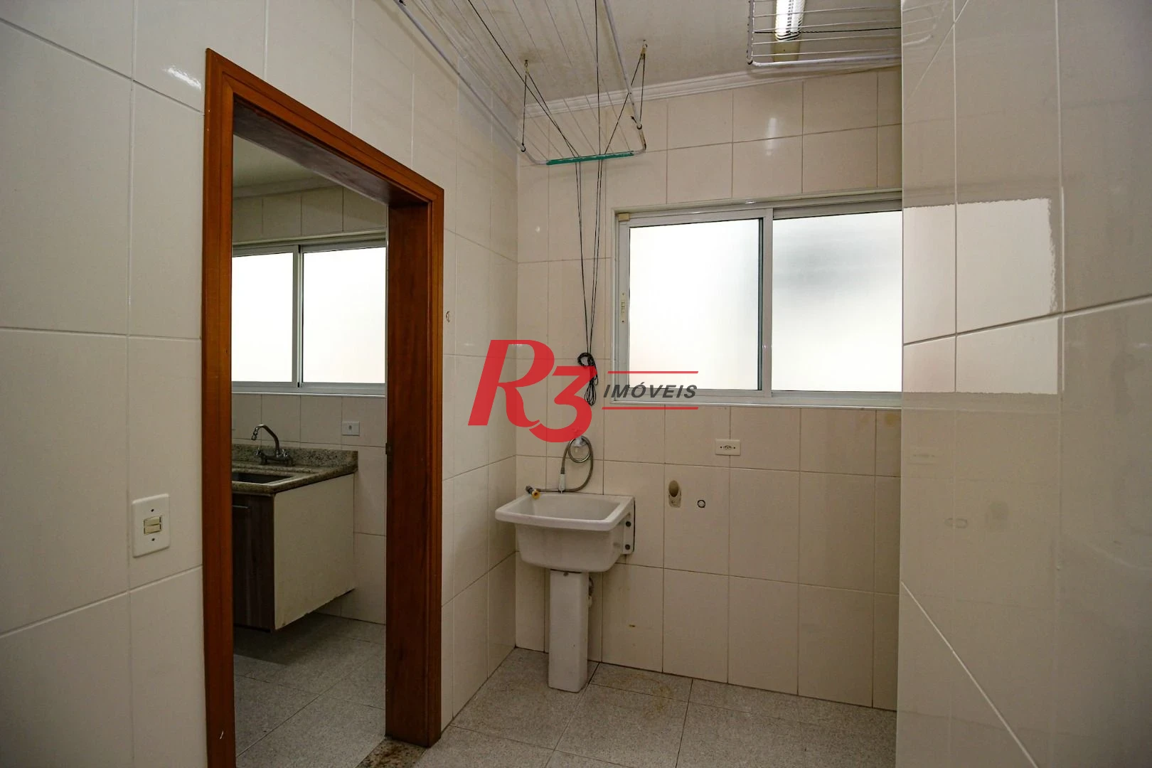 Casa com 4 dormitórios para alugar, 320 m² por R$ 10.000,00/mês - Gonzaga - Santos/SP