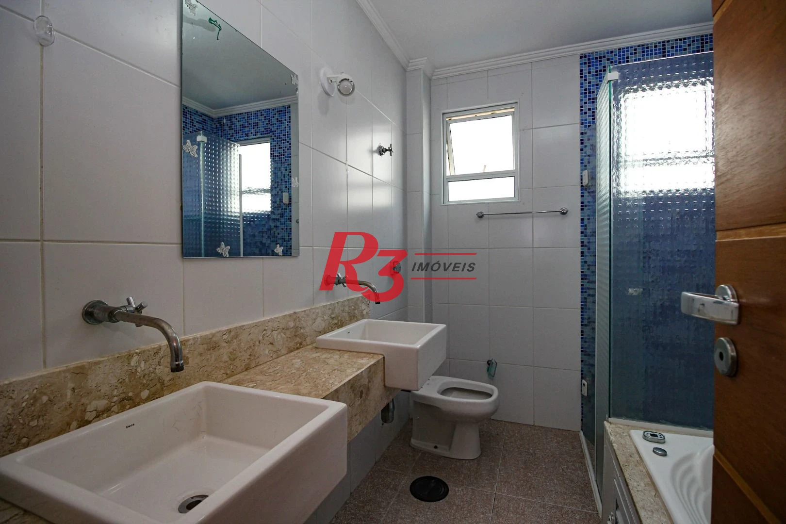 Casa com 4 dormitórios para alugar, 320 m² por R$ 10.000,00/mês - Gonzaga - Santos/SP