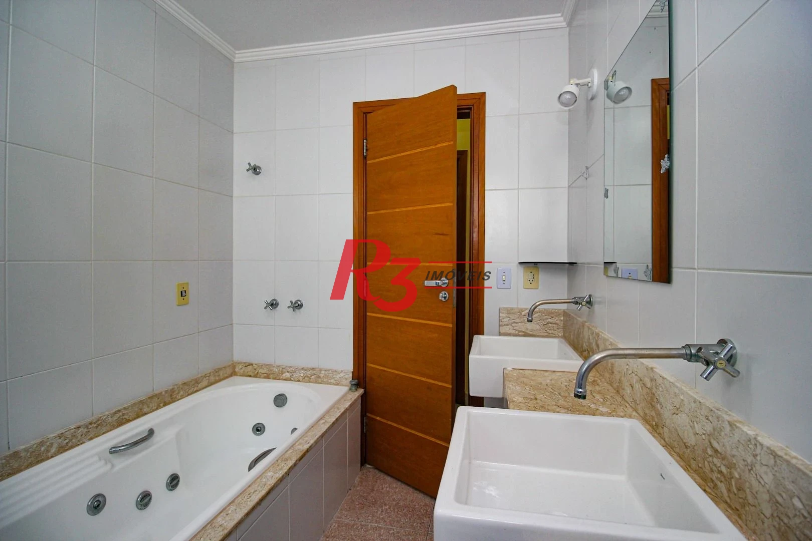 Casa com 4 dormitórios para alugar, 320 m² por R$ 10.000,00/mês - Gonzaga - Santos/SP