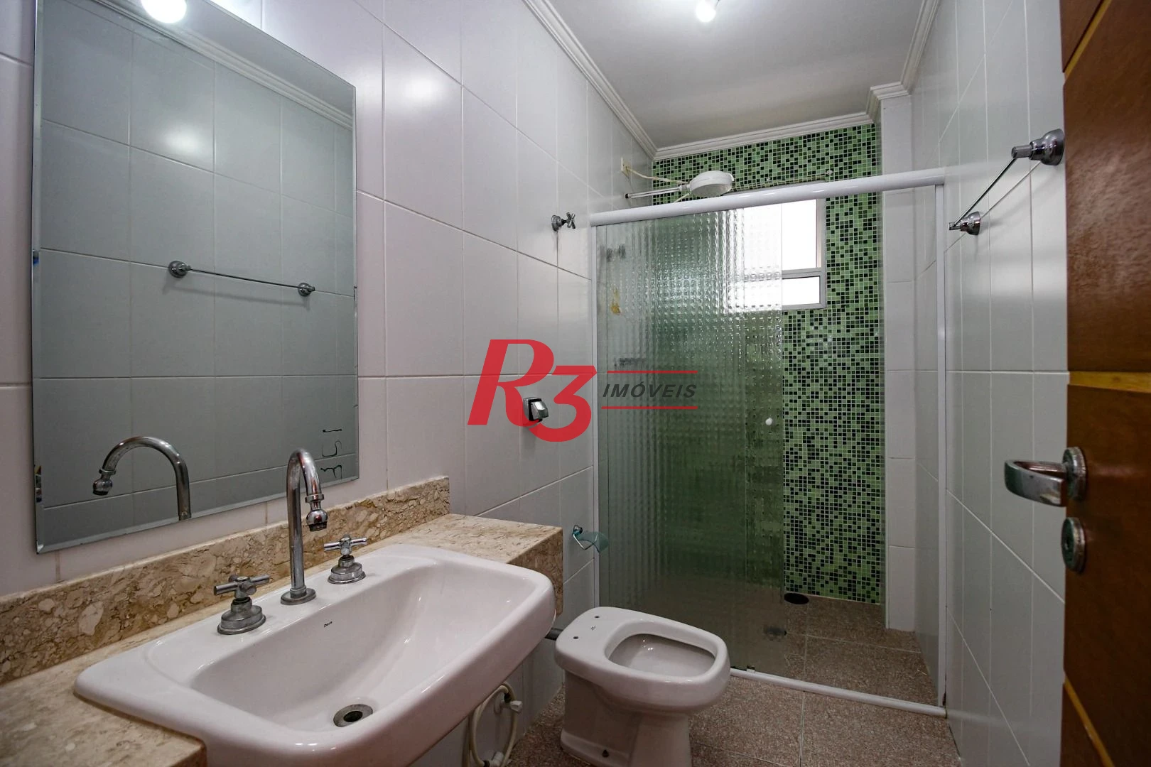 Casa com 4 dormitórios para alugar, 320 m² por R$ 10.000,00/mês - Gonzaga - Santos/SP