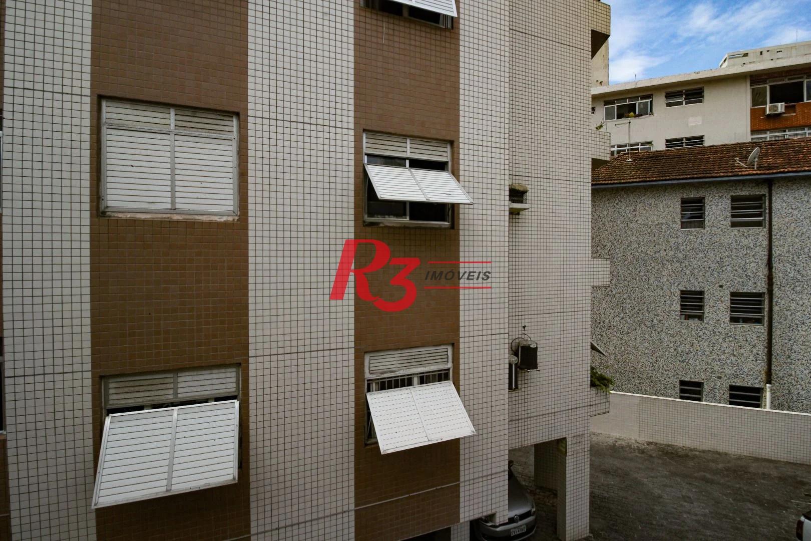 Casa com 4 dormitórios para alugar, 320 m² por R$ 10.000,00/mês - Gonzaga - Santos/SP