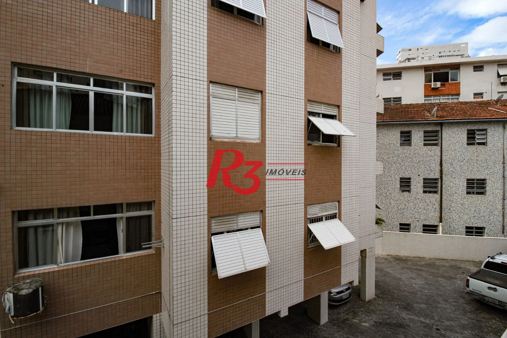 Casa com 4 dormitórios para alugar, 320 m² por R$ 10.000,00/mês - Gonzaga - Santos/SP