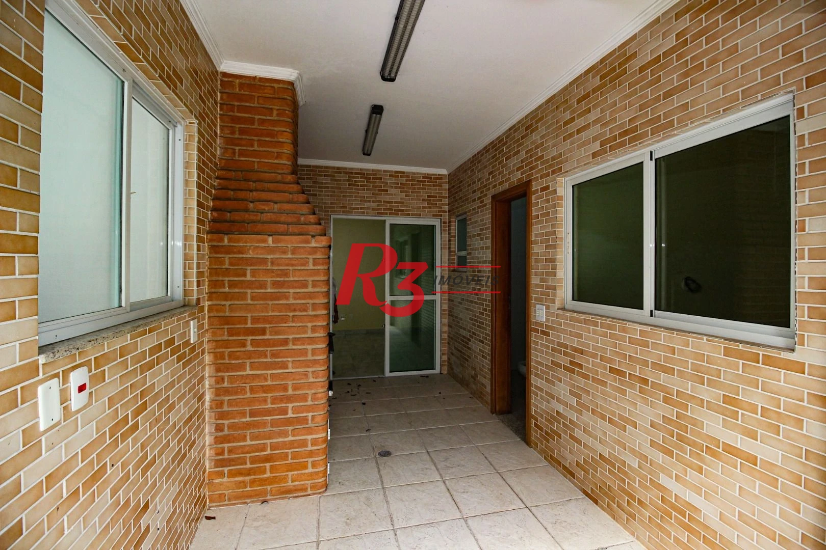 Casa com 4 dormitórios para alugar, 320 m² por R$ 10.000,00/mês - Gonzaga - Santos/SP