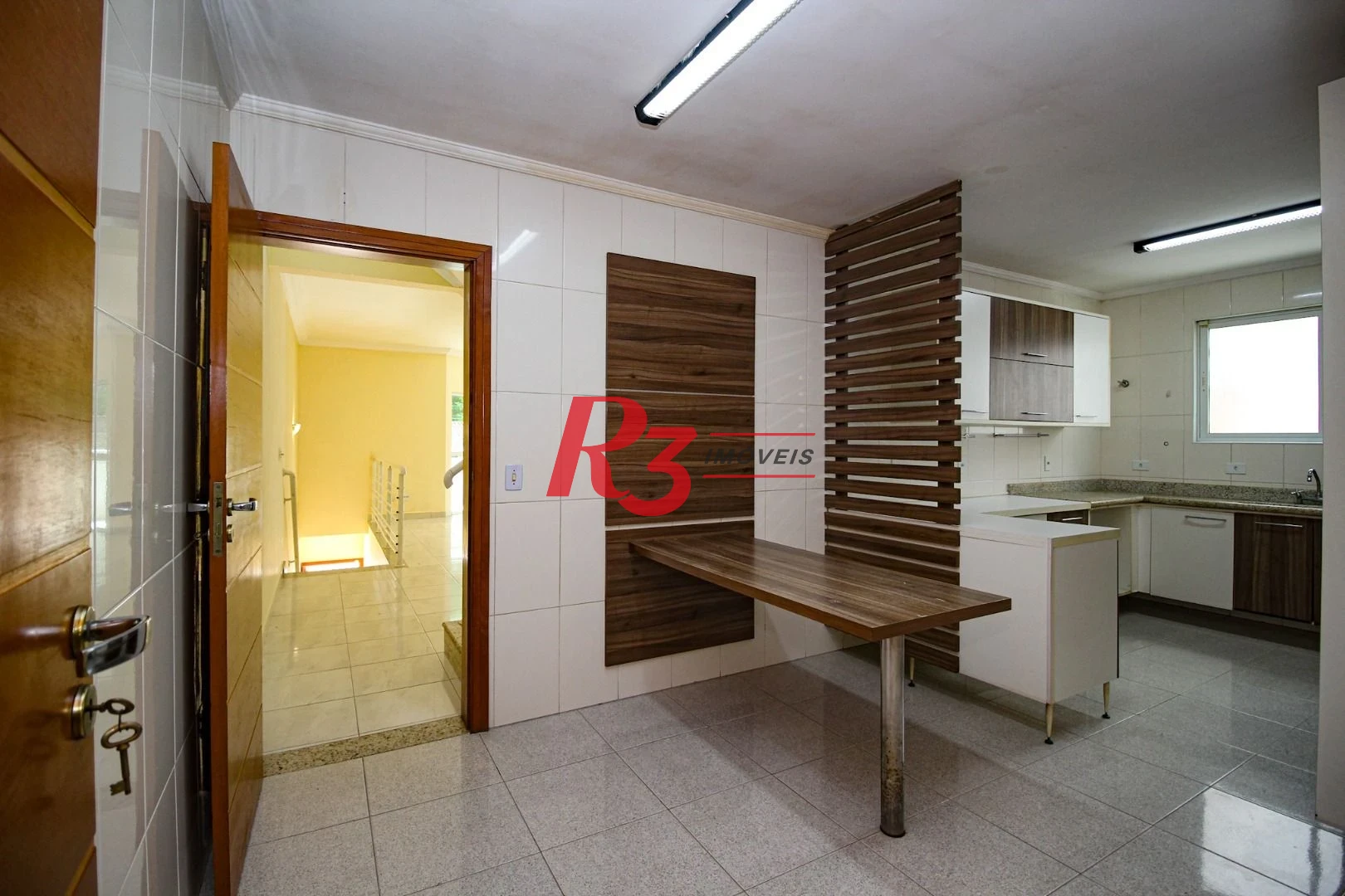 Casa com 4 dormitórios para alugar, 320 m² por R$ 10.000,00/mês - Gonzaga - Santos/SP