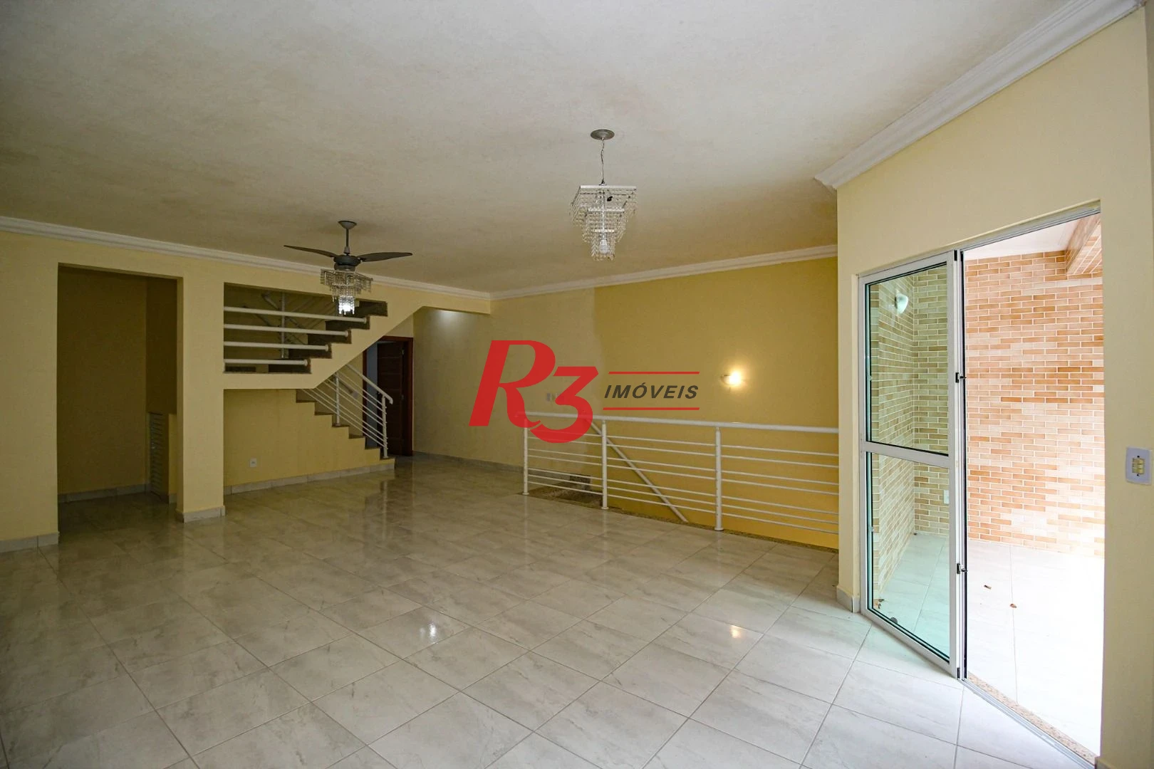 Casa com 4 dormitórios para alugar, 320 m² por R$ 10.000,00/mês - Gonzaga - Santos/SP