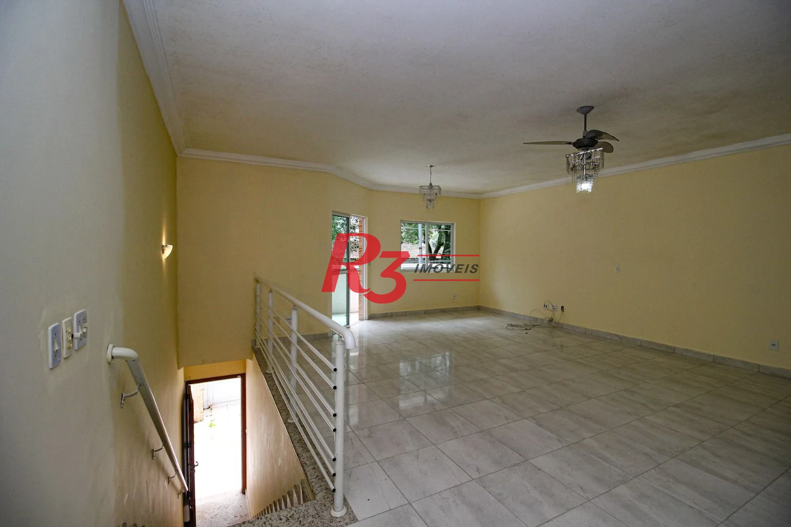 Casa com 4 dormitórios para alugar, 320 m² por R$ 10.000,00/mês - Gonzaga - Santos/SP