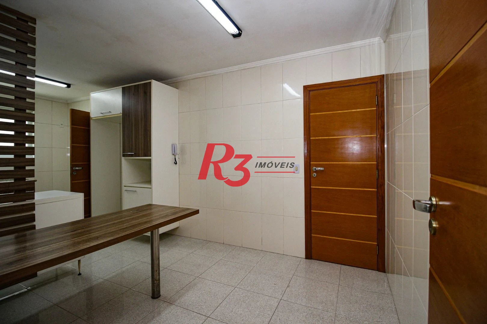 Casa com 4 dormitórios para alugar, 320 m² por R$ 10.000,00/mês - Gonzaga - Santos/SP