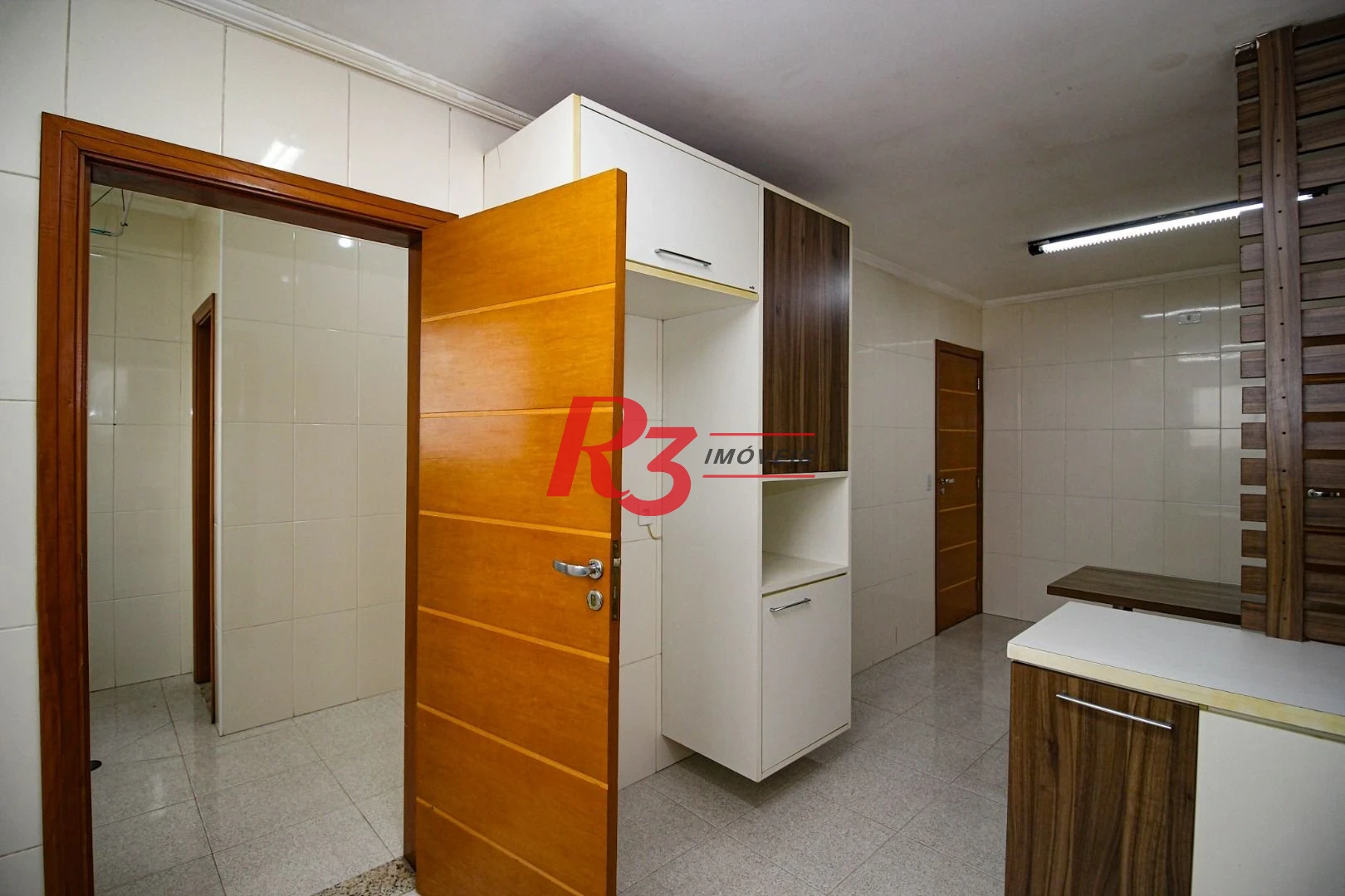 Casa com 4 dormitórios para alugar, 320 m² por R$ 10.000,00/mês - Gonzaga - Santos/SP