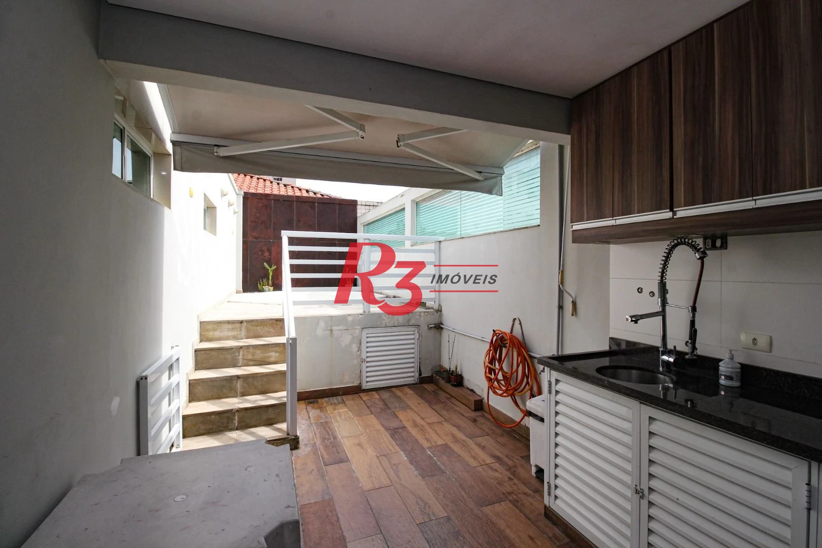 Casa com 4 dormitórios à venda, 240 m² por R$ 2.600.000,00 - Ponta da Praia - Santos/SP