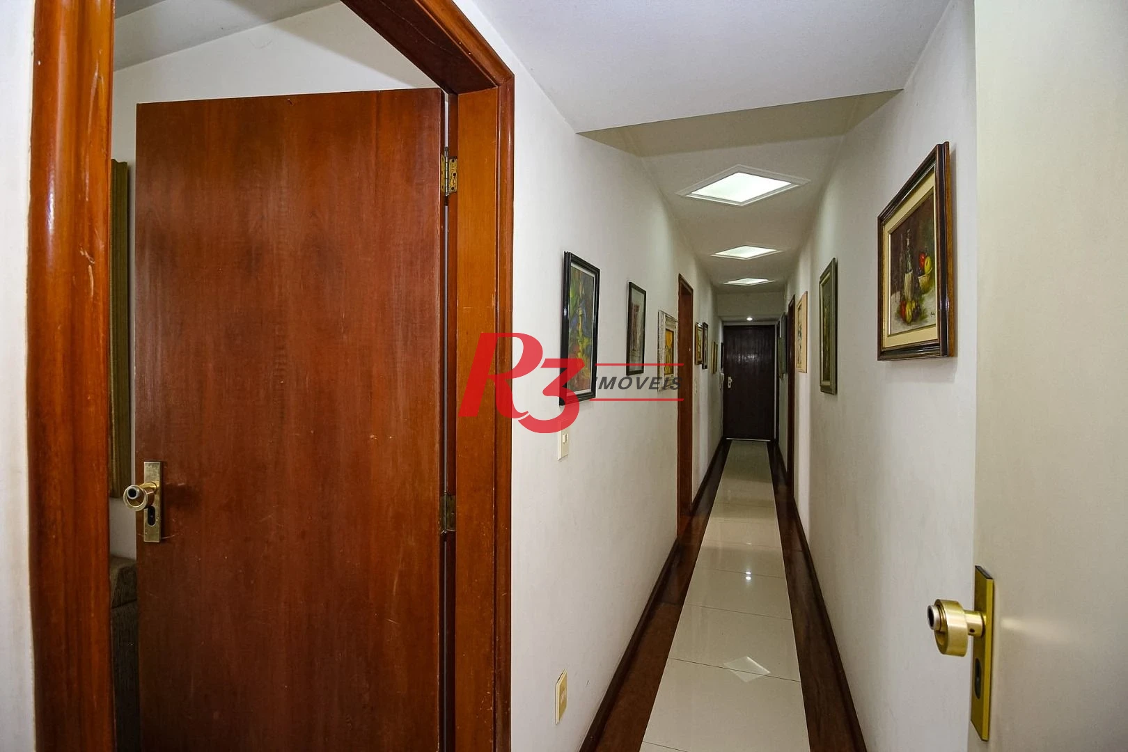 Apartamento com 4 suítes, Vista parcial do Mar, à venda, 289 m² por R$ 1.590.000 - Ponta da Praia - Santos/SP