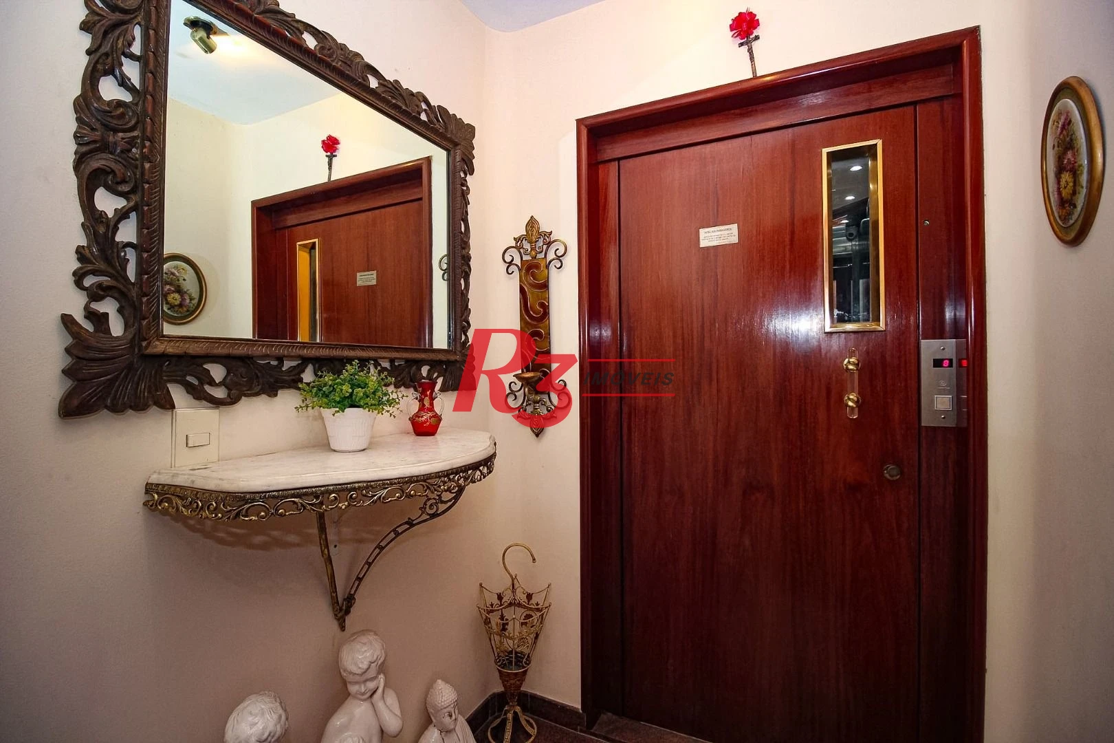 Apartamento com 4 suítes, Vista parcial do Mar, à venda, 289 m² por R$ 1.590.000 - Ponta da Praia - Santos/SP