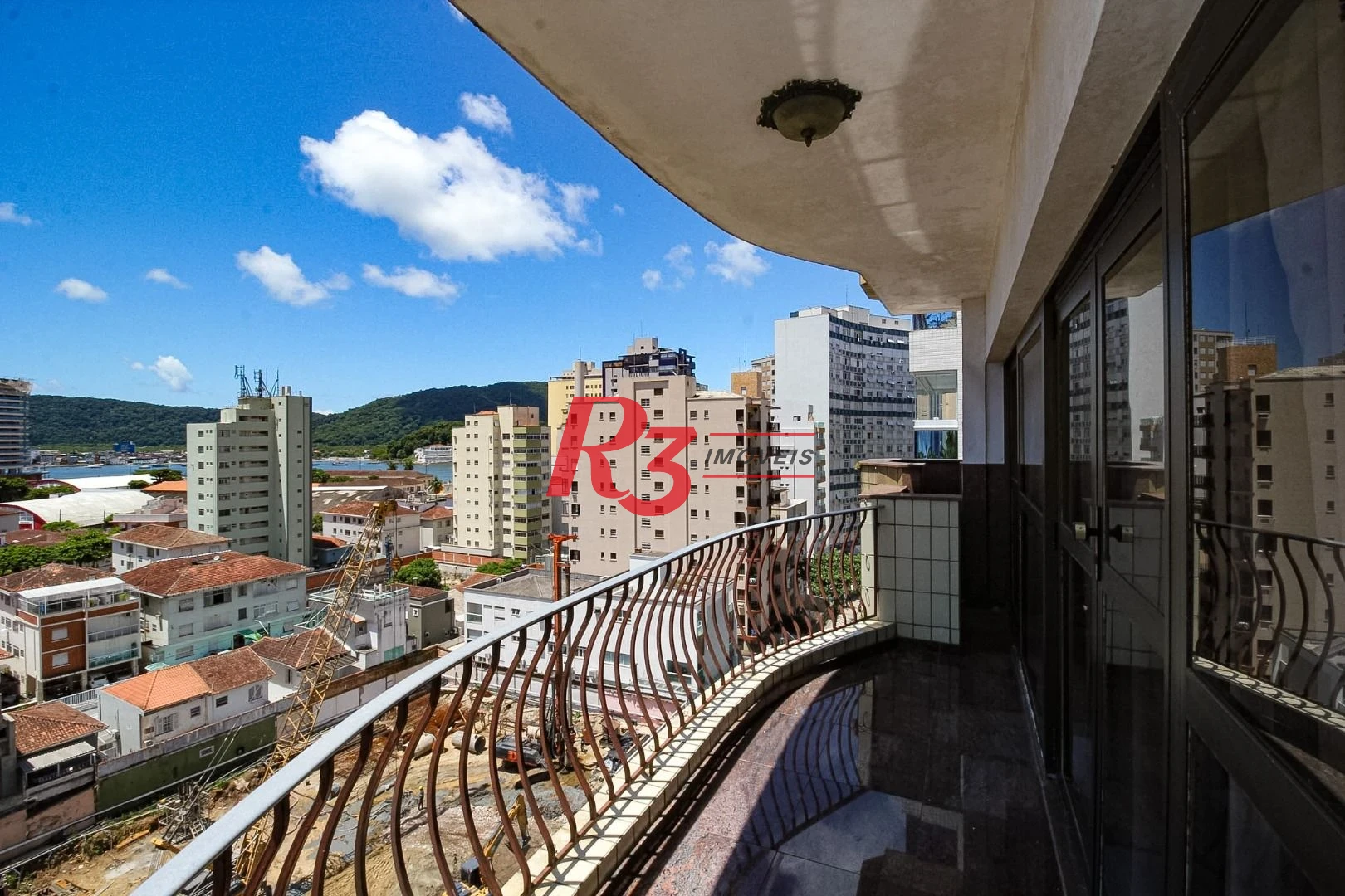 Apartamento com 4 suítes, Vista parcial do Mar, à venda, 289 m² por R$ 1.590.000 - Ponta da Praia - Santos/SP
