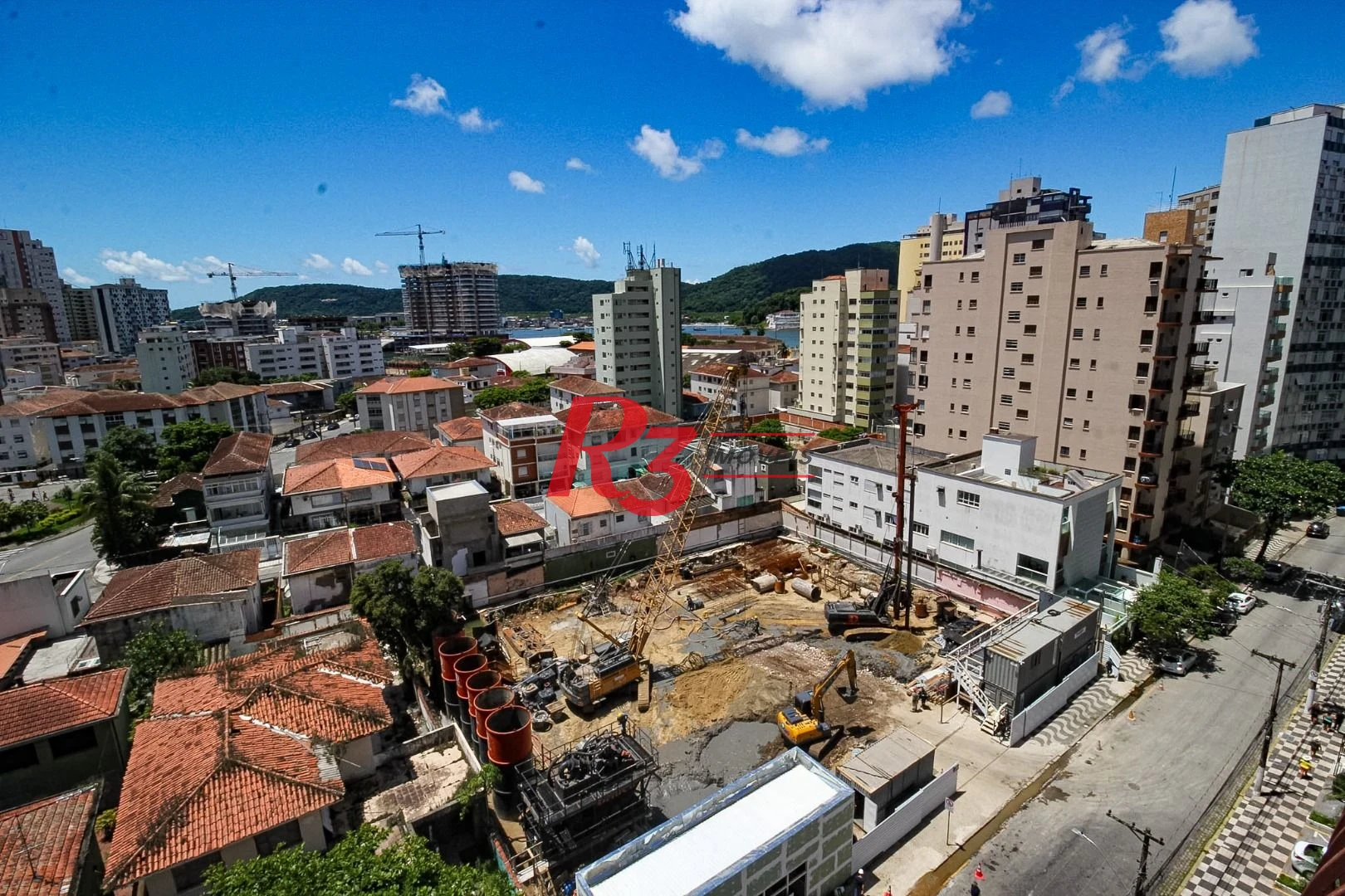 Apartamento com 4 suítes, Vista parcial do Mar, à venda, 289 m² por R$ 1.590.000 - Ponta da Praia - Santos/SP