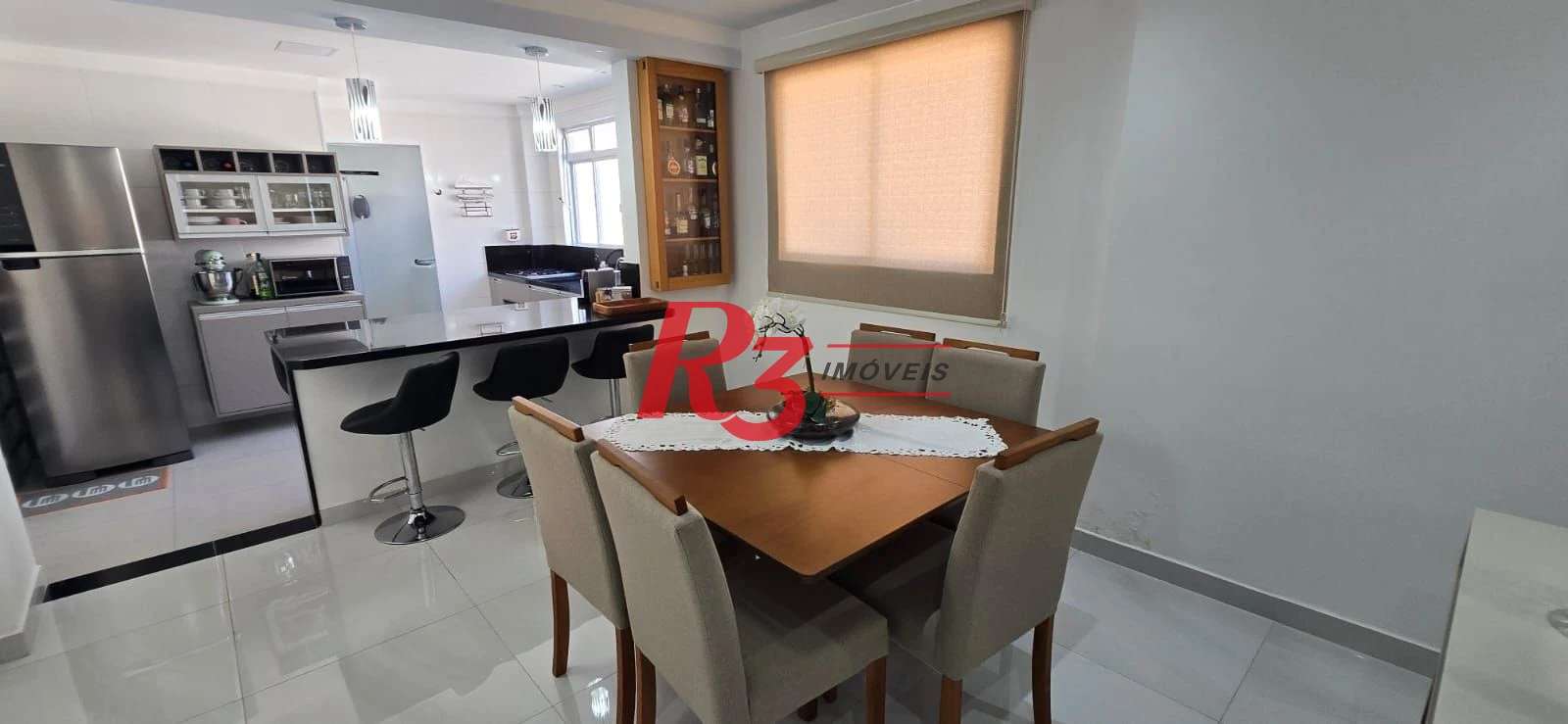 Apartamento de 2 quartos, 2 suítes a 100 metros da praia do Gonzaga