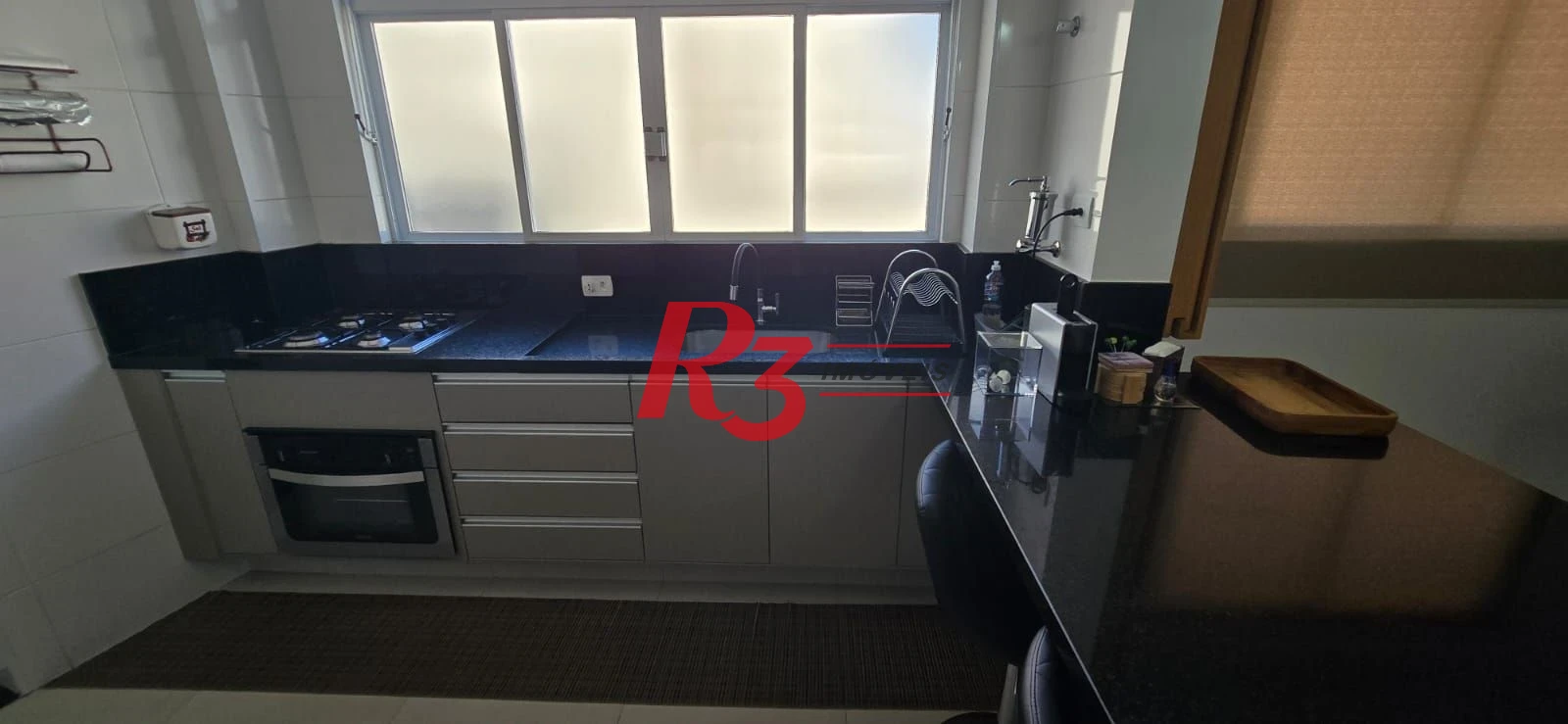 Apartamento de 2 quartos, 2 suítes a 100 metros da praia do Gonzaga