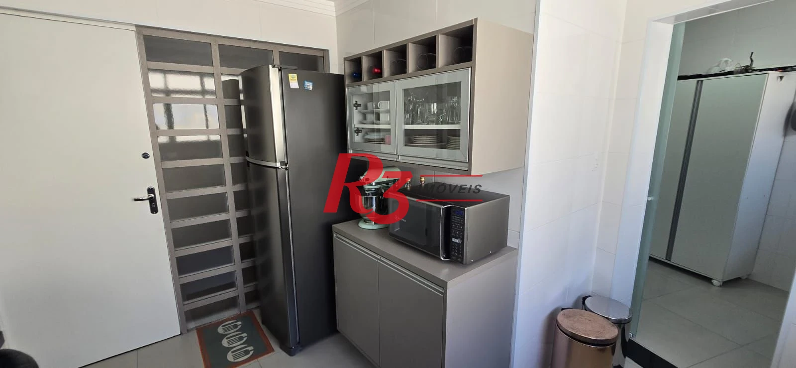 Apartamento de 2 quartos, 2 suítes a 100 metros da praia do Gonzaga