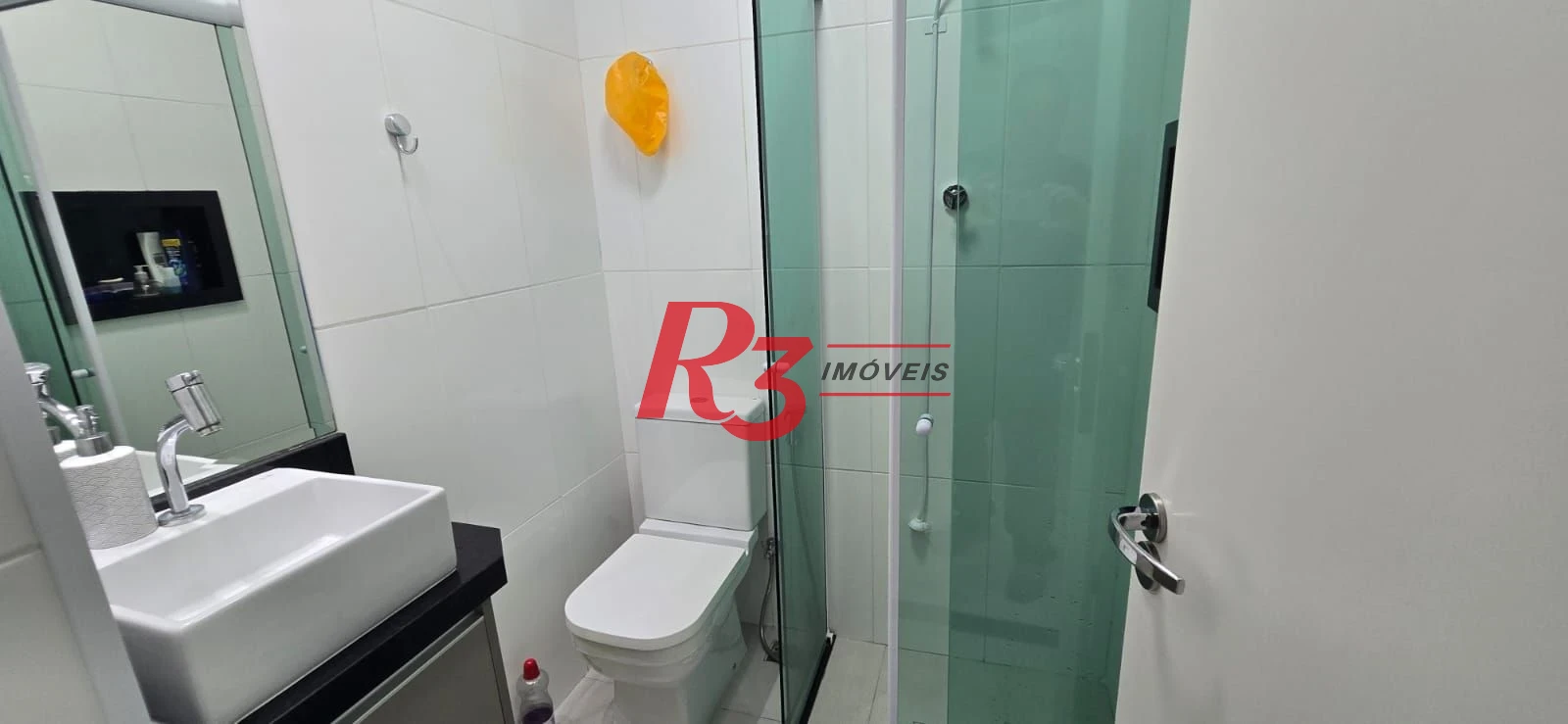 Apartamento de 2 quartos, 2 suítes a 100 metros da praia do Gonzaga