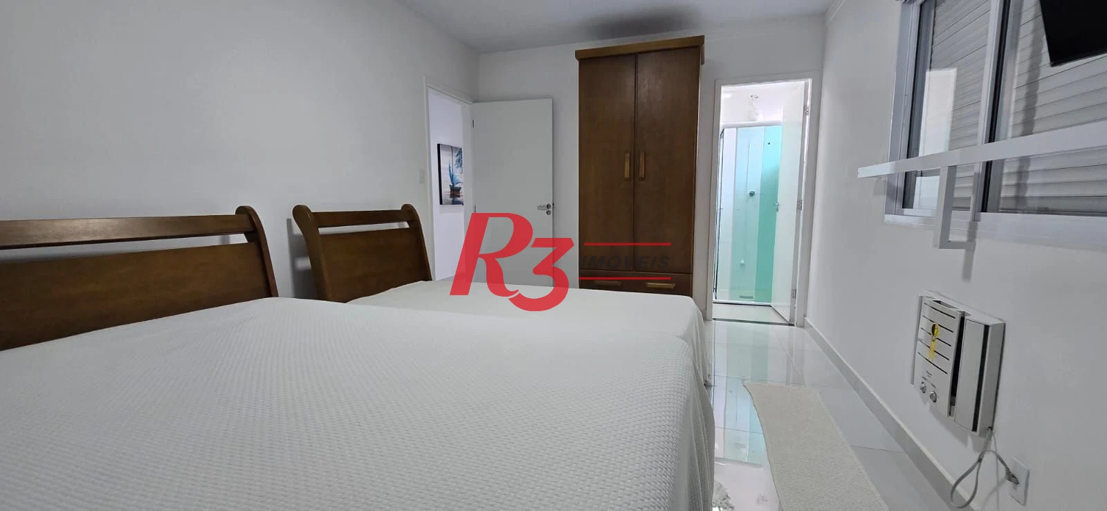 Apartamento de 2 quartos, 2 suítes a 100 metros da praia do Gonzaga