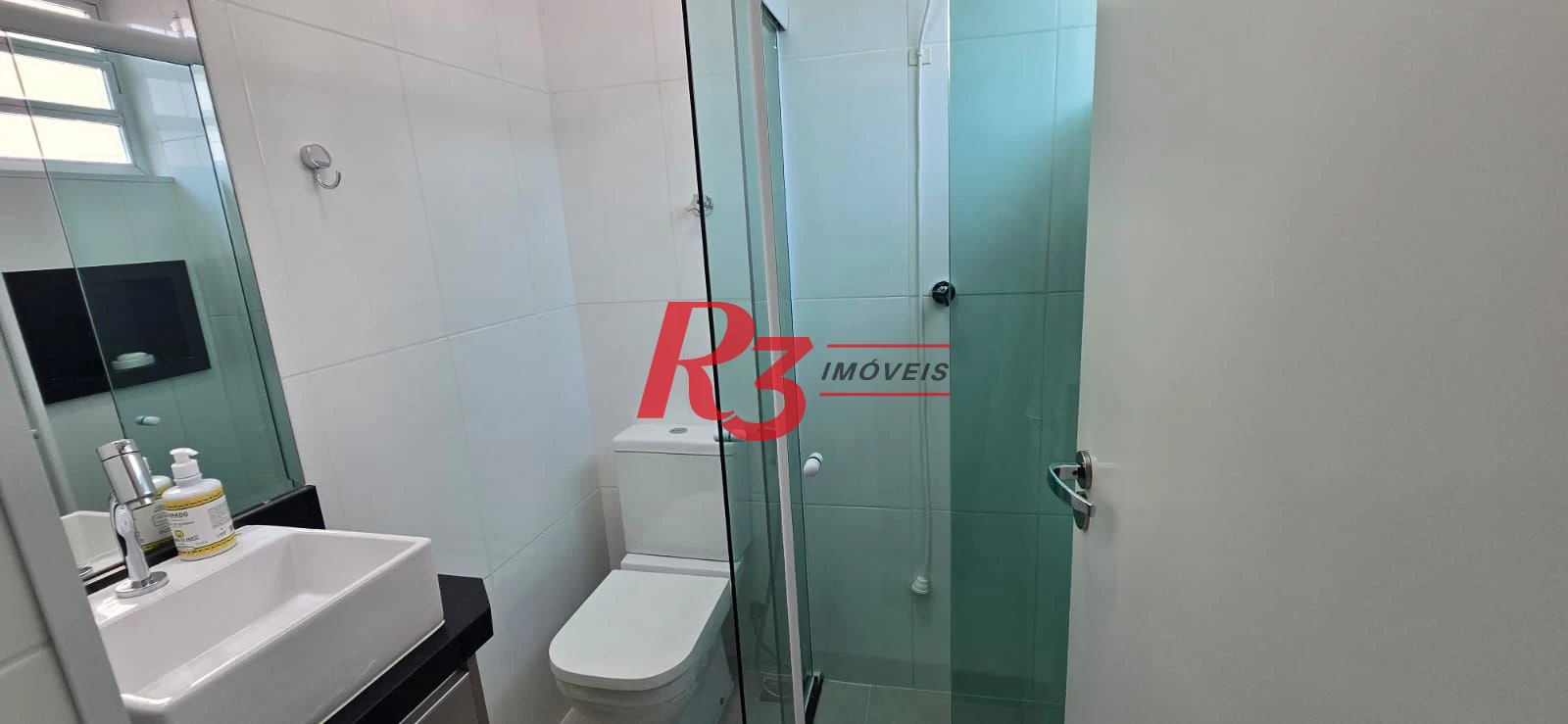 Apartamento de 2 quartos, 2 suítes a 100 metros da praia do Gonzaga