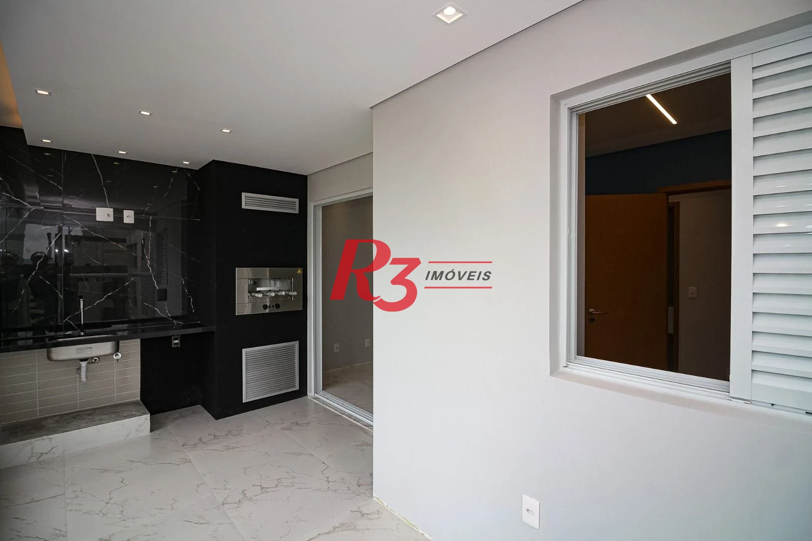 Apartamento com 2 dormitórios à venda, 87 m² por R$ 1.600.000,00 - Gonzaga - Santos/SP