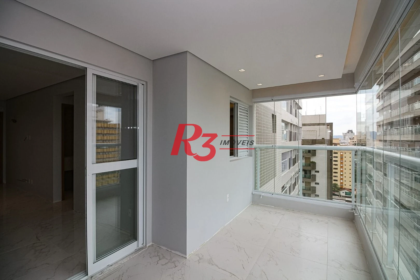 Apartamento com 2 dormitórios à venda, 87 m² por R$ 1.600.000,00 - Gonzaga - Santos/SP