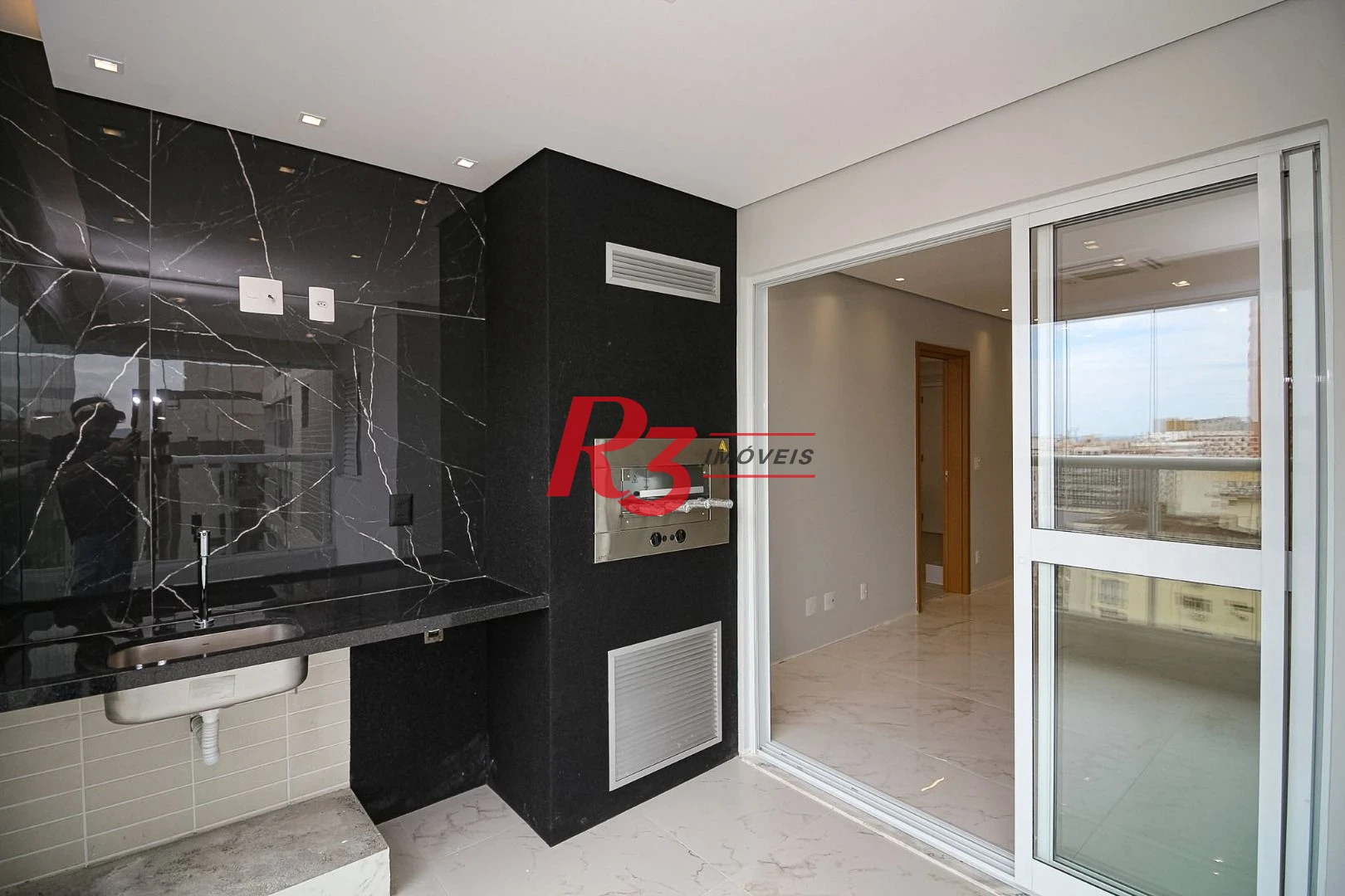 Apartamento com 2 dormitórios à venda, 87 m² por R$ 1.600.000,00 - Gonzaga - Santos/SP