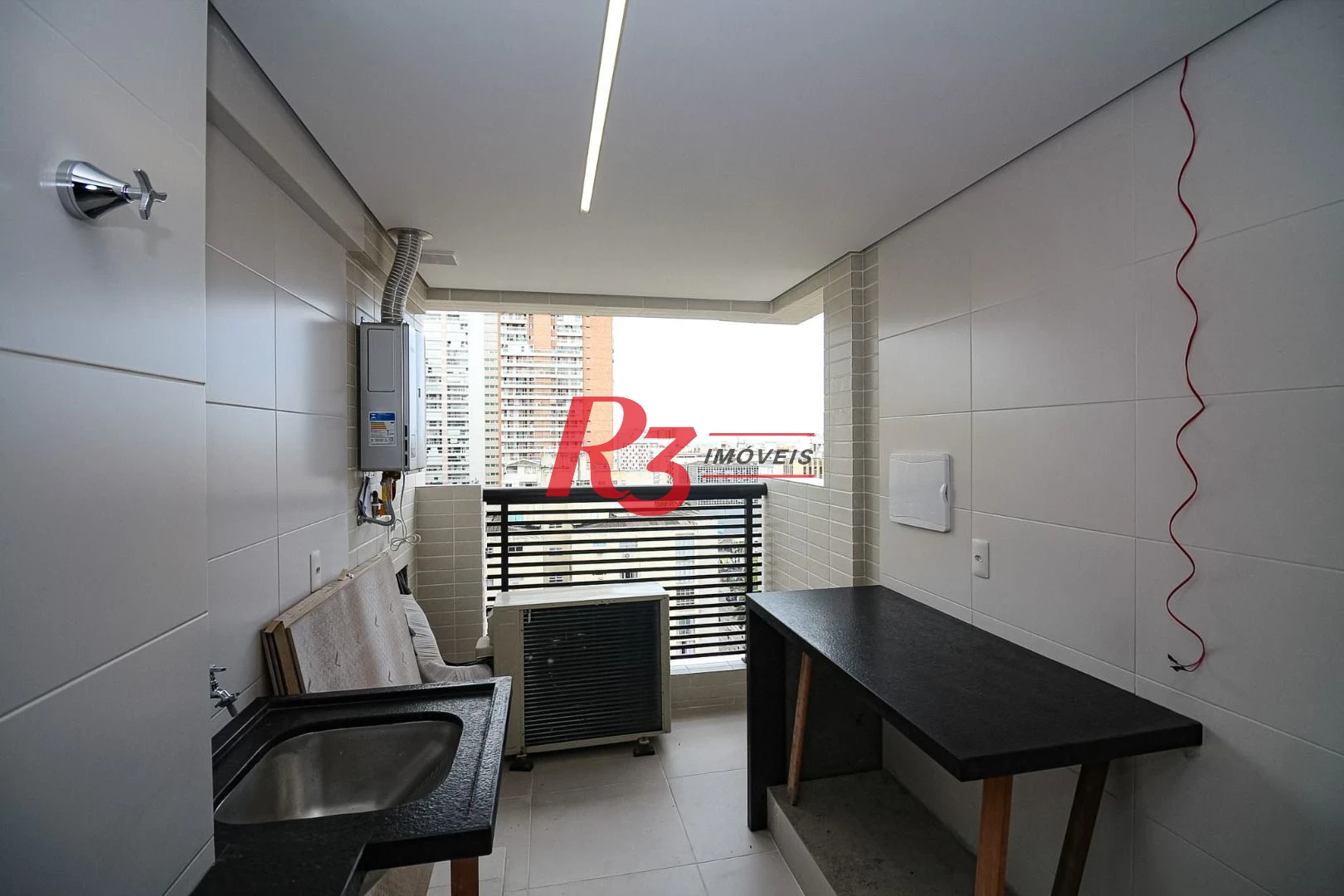 Apartamento com 2 dormitórios à venda, 87 m² por R$ 1.600.000,00 - Gonzaga - Santos/SP