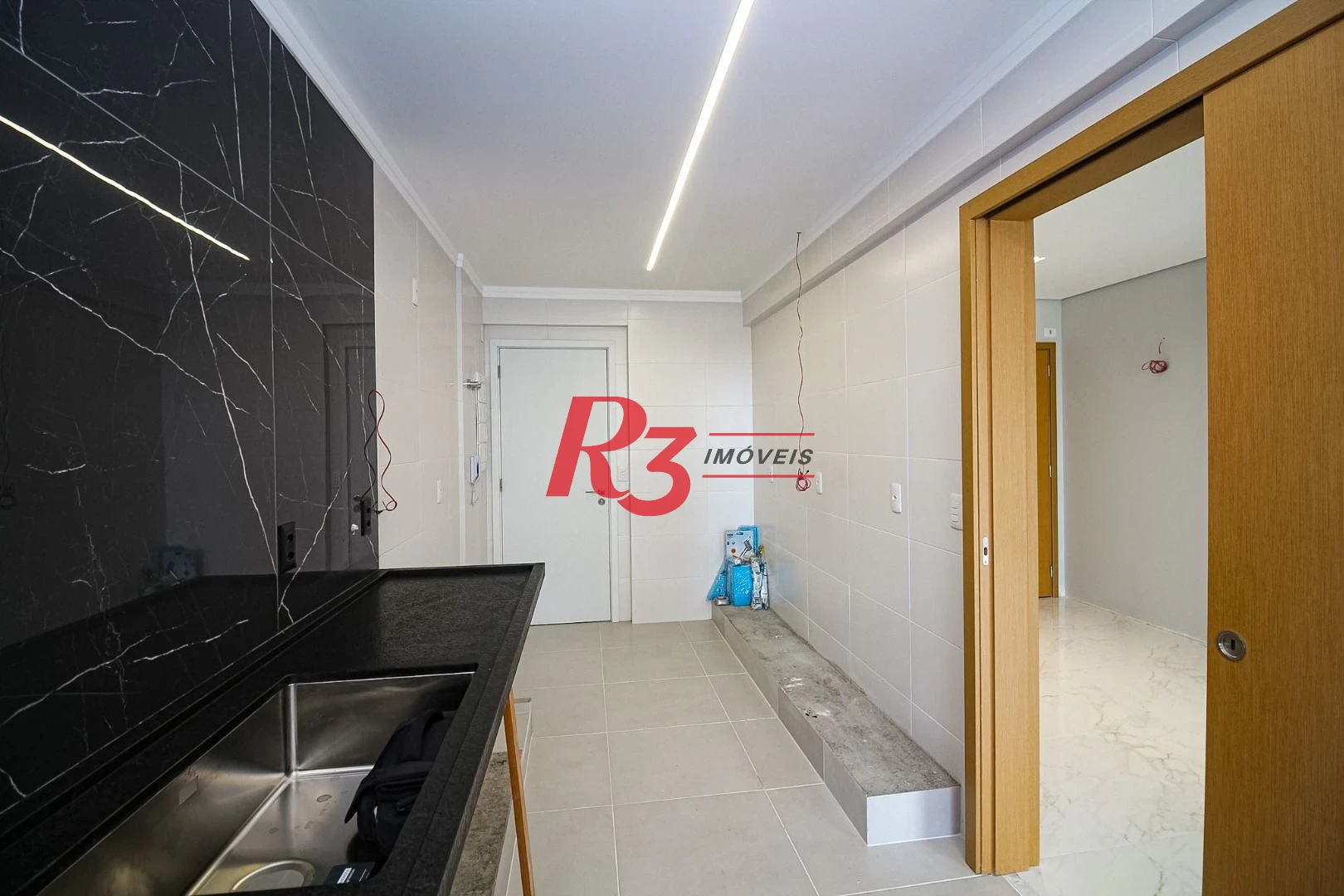 Apartamento com 2 dormitórios à venda, 87 m² por R$ 1.600.000,00 - Gonzaga - Santos/SP