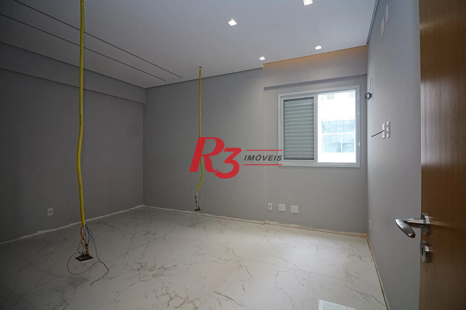 Apartamento com 2 dormitórios à venda, 87 m² por R$ 1.600.000,00 - Gonzaga - Santos/SP